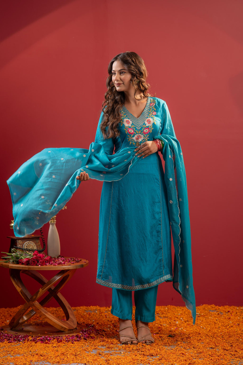 Juniper Turquoise Floral Embroidered Kurta Set With Scallop Dupatta | Grocsy