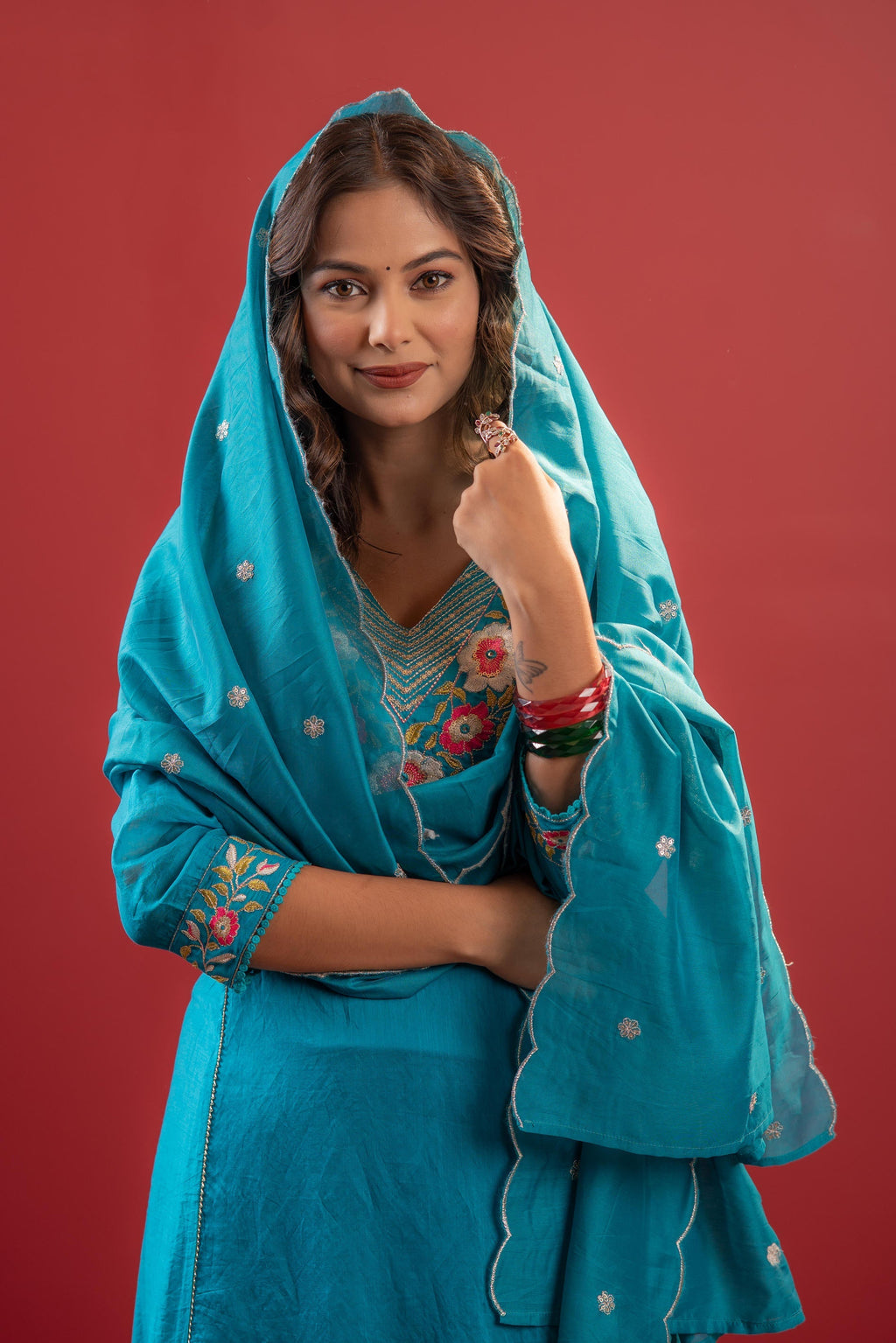 Juniper Turquoise Floral Embroidered Kurta Set With Scallop Dupatta | Grocsy