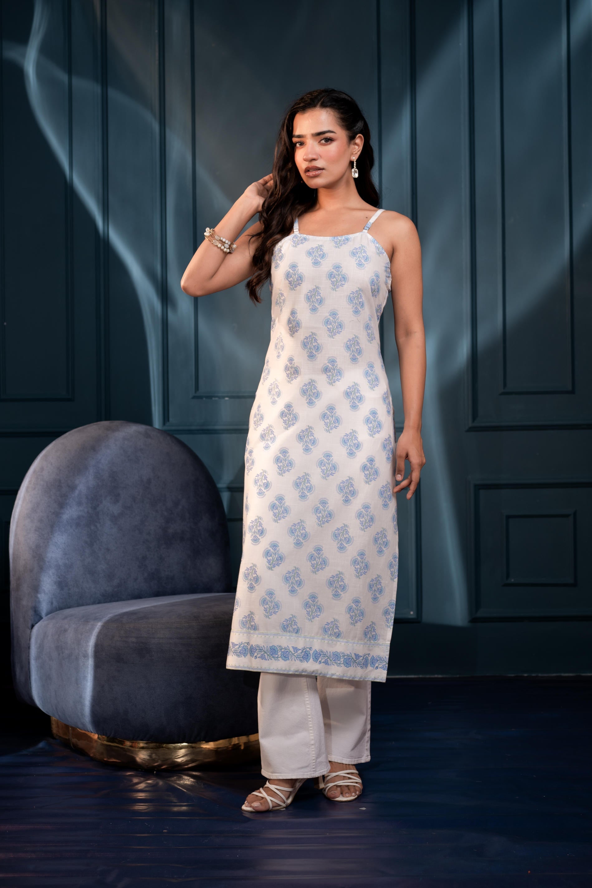 Juniper Women'S Teal Blue & Grey Floral Cotton Sleeveless Kurta | Grocsy