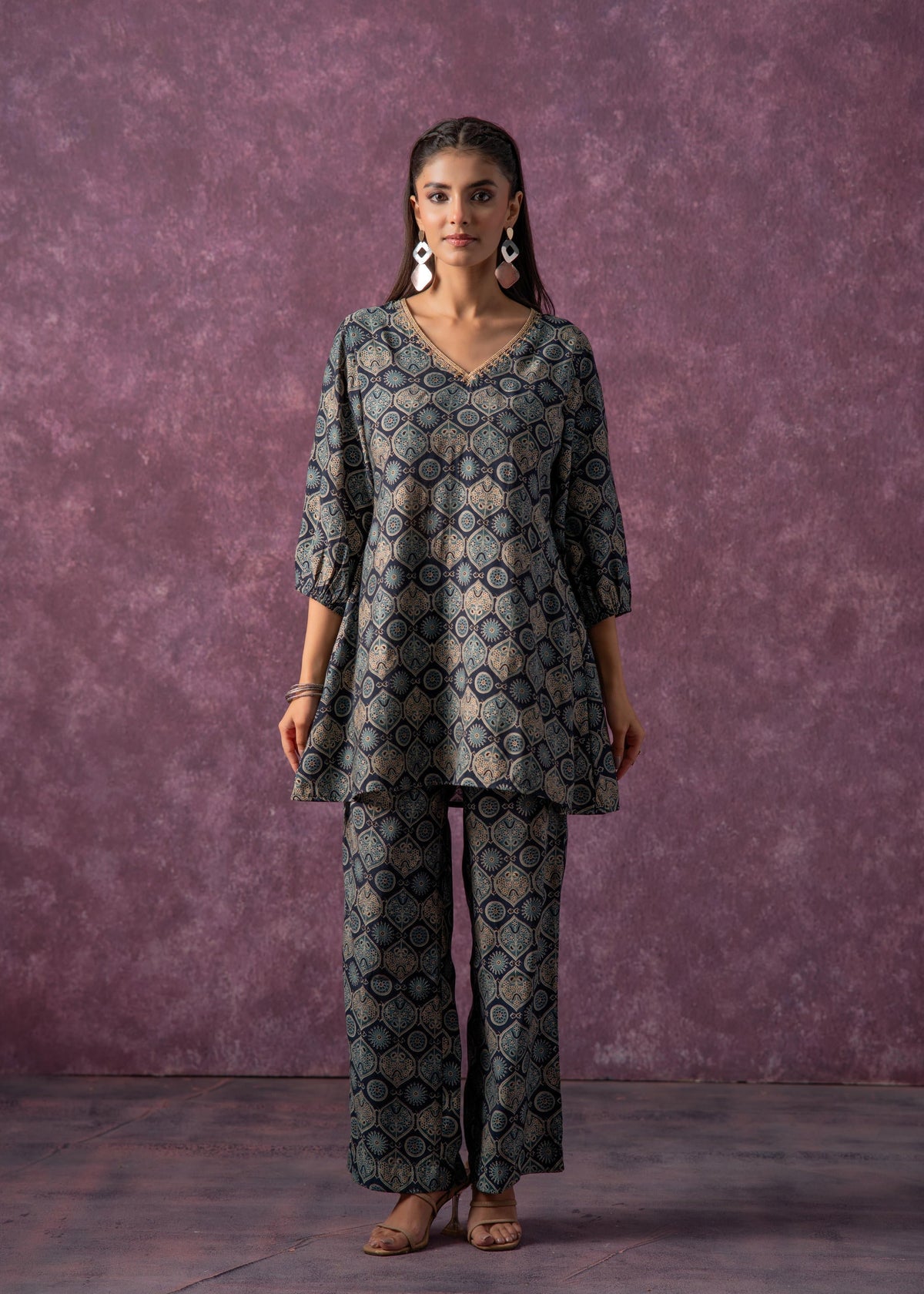 Juniper Women'S Green & Black Cotton Kurta & Pants Co-Ord Set With Ethnic Motifs And Zari Work | Grocsy