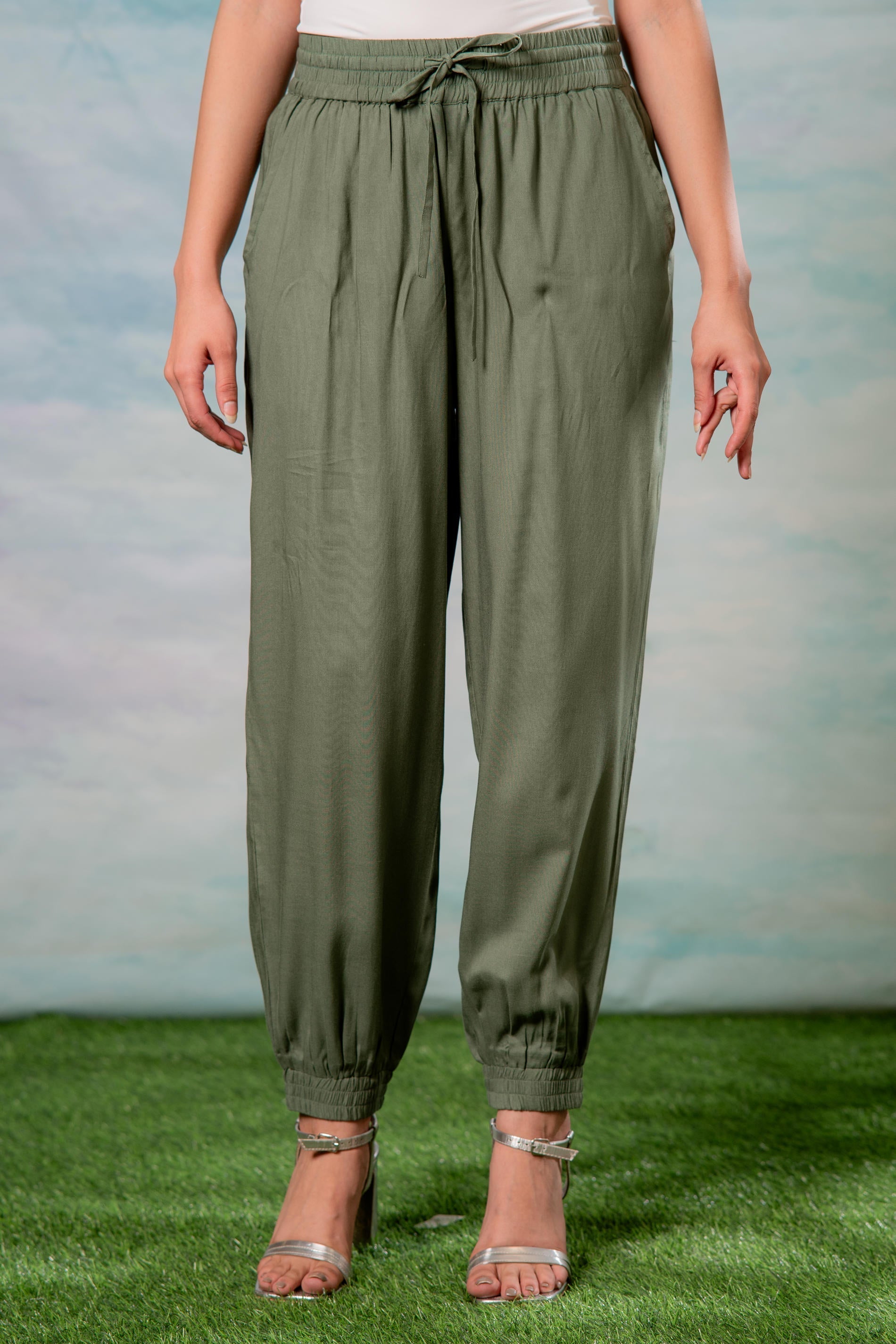 Juniper Lamora Women? Olive Green Drawstring Jogger Pants | Grocsy