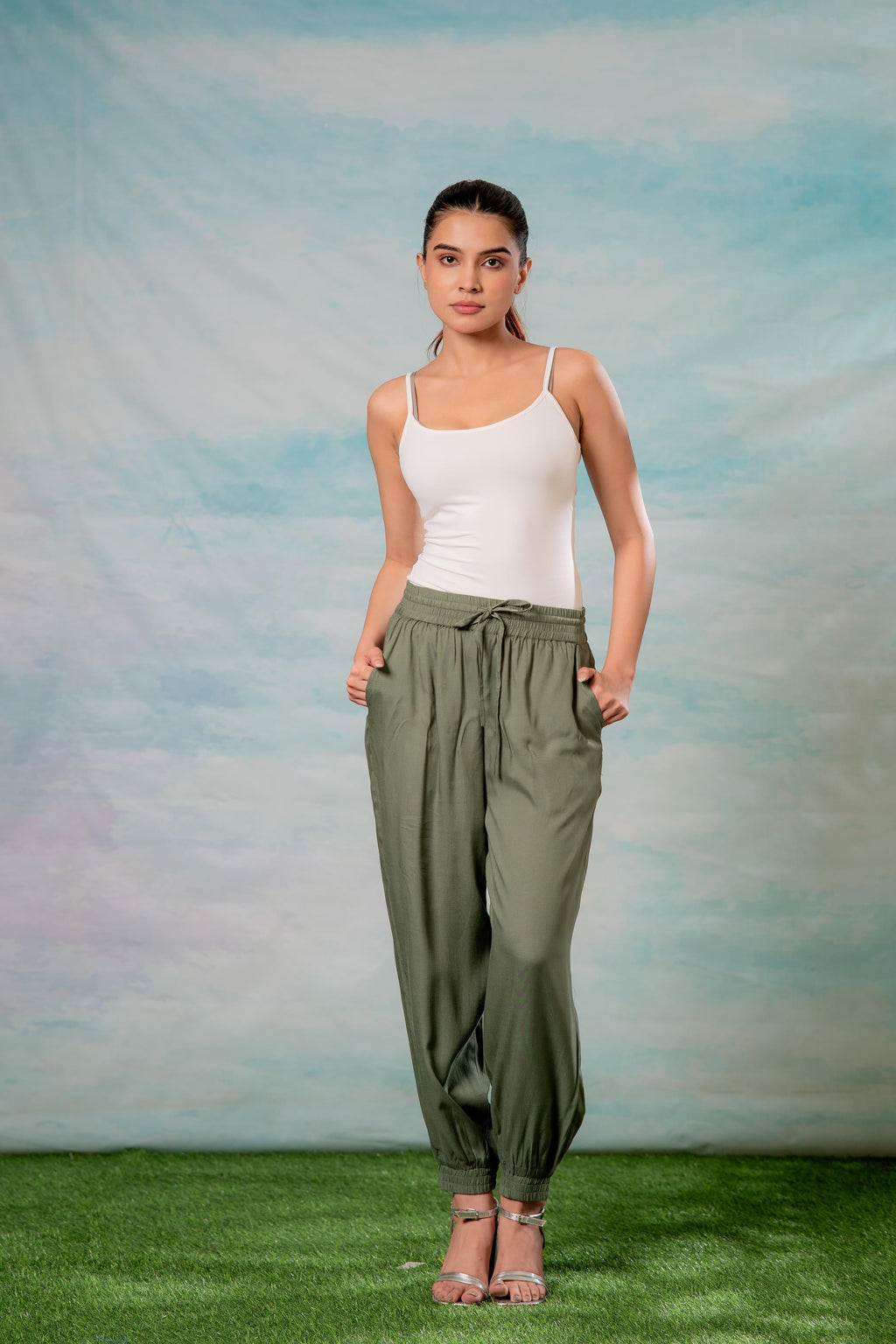 Juniper Lamora Women? Olive Green Drawstring Jogger Pants | Grocsy
