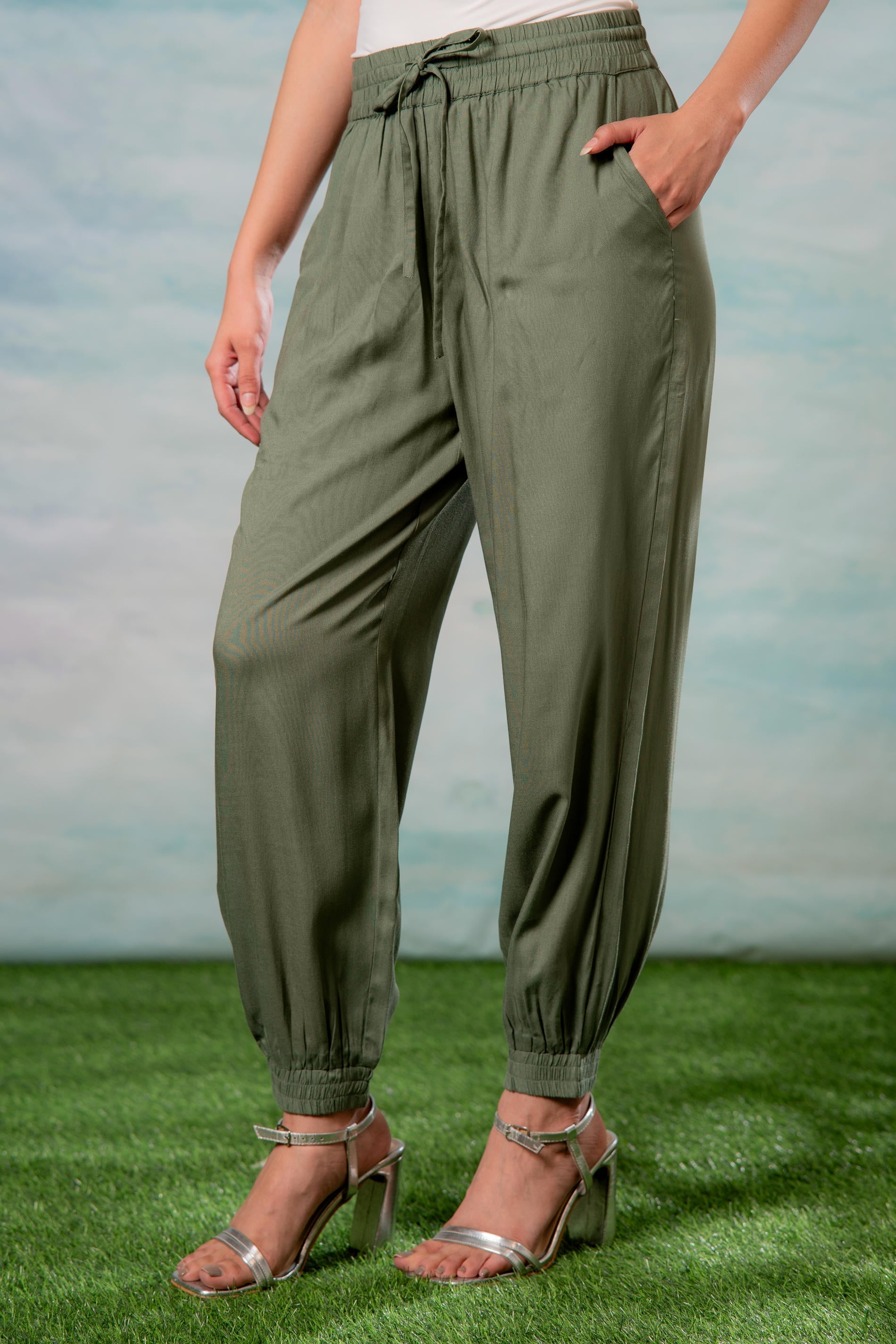 Juniper Lamora Women? Olive Green Drawstring Jogger Pants | Grocsy