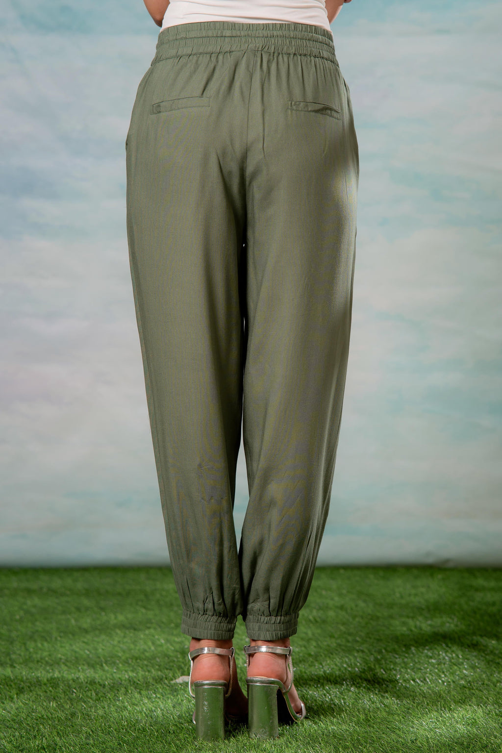 Juniper Lamora Women? Olive Green Drawstring Jogger Pants | Grocsy