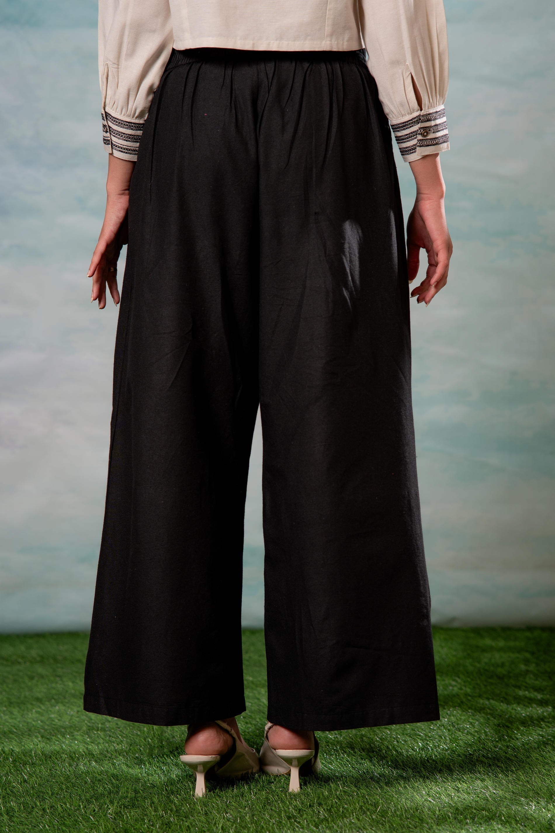 Juniper Lamora Women? Black Wide-Leg Drawstring Palazzo Pants | Grocsy