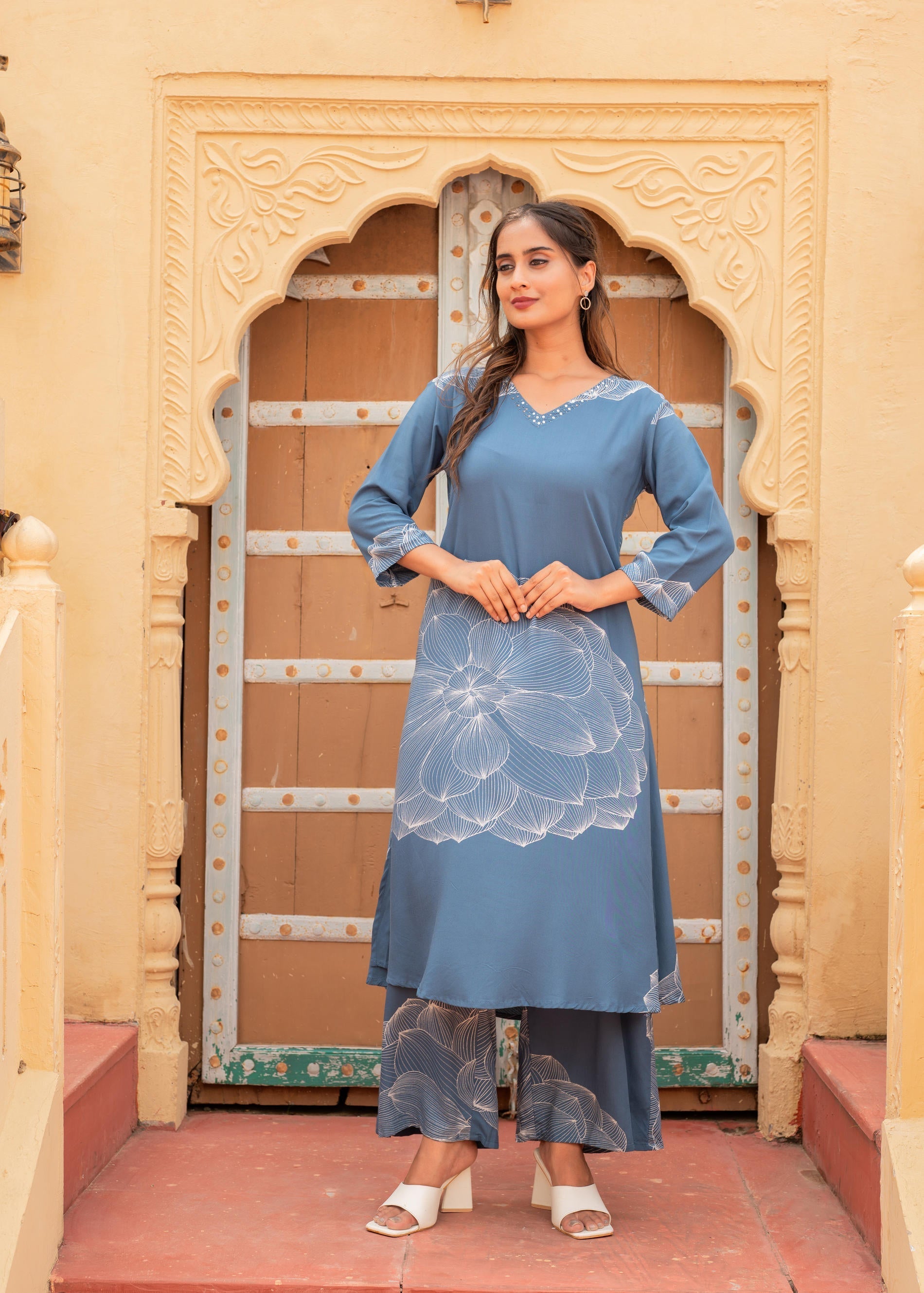 Juniper Women'S Blue Floral Print Viscose Kurta & Pant Set With Sequin And Bead Work | Grocsy