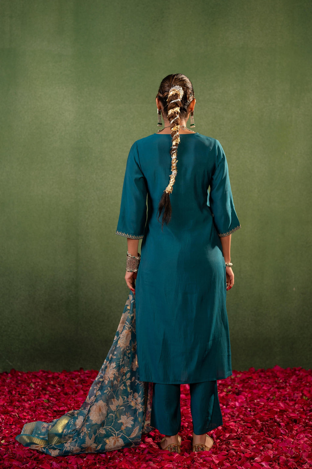 Juniper Green Floral Embroidered Kurta Set With Jacquard Dupatta | Grocsy