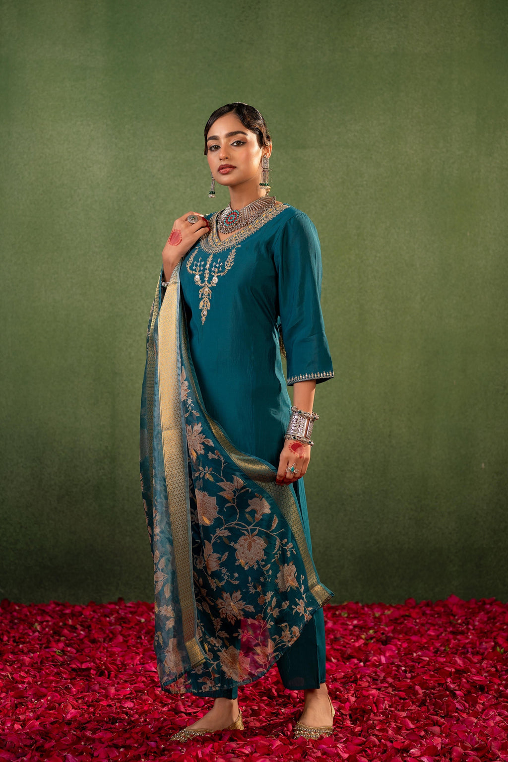 Juniper Green Floral Embroidered Kurta Set With Jacquard Dupatta | Grocsy