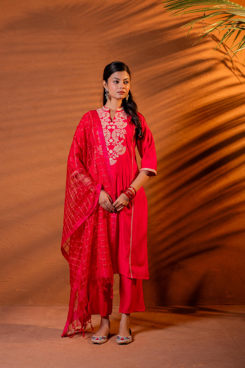 Juniper Fuchsia Embroidered Kurta Set With Zari Checked Dupatta | Grocsy