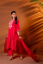 Juniper Fuchsia Embroidered Kurta Set With Zari Checked Dupatta | Grocsy
