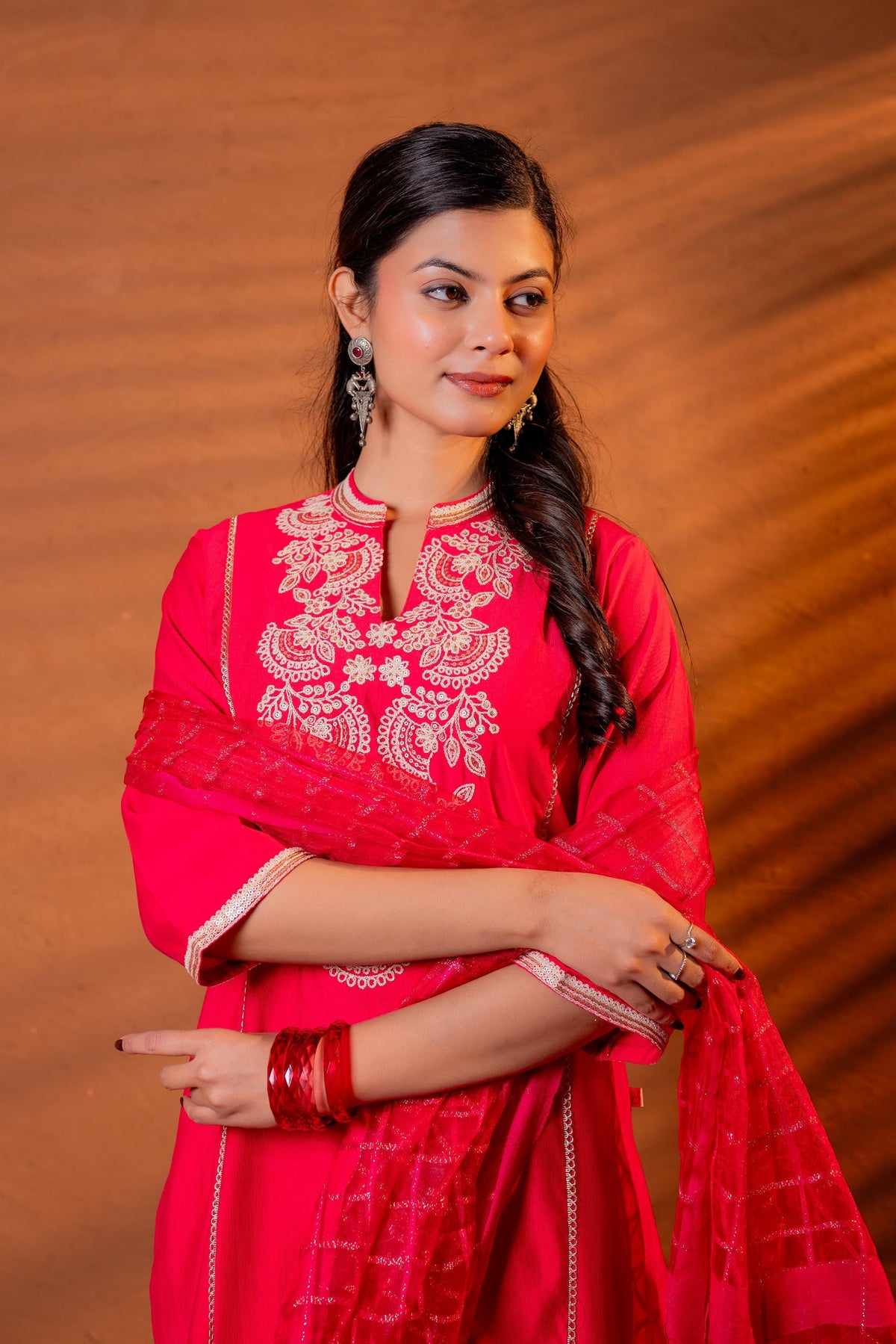 Juniper Fuchsia Embroidered Kurta Set With Zari Checked Dupatta | Grocsy