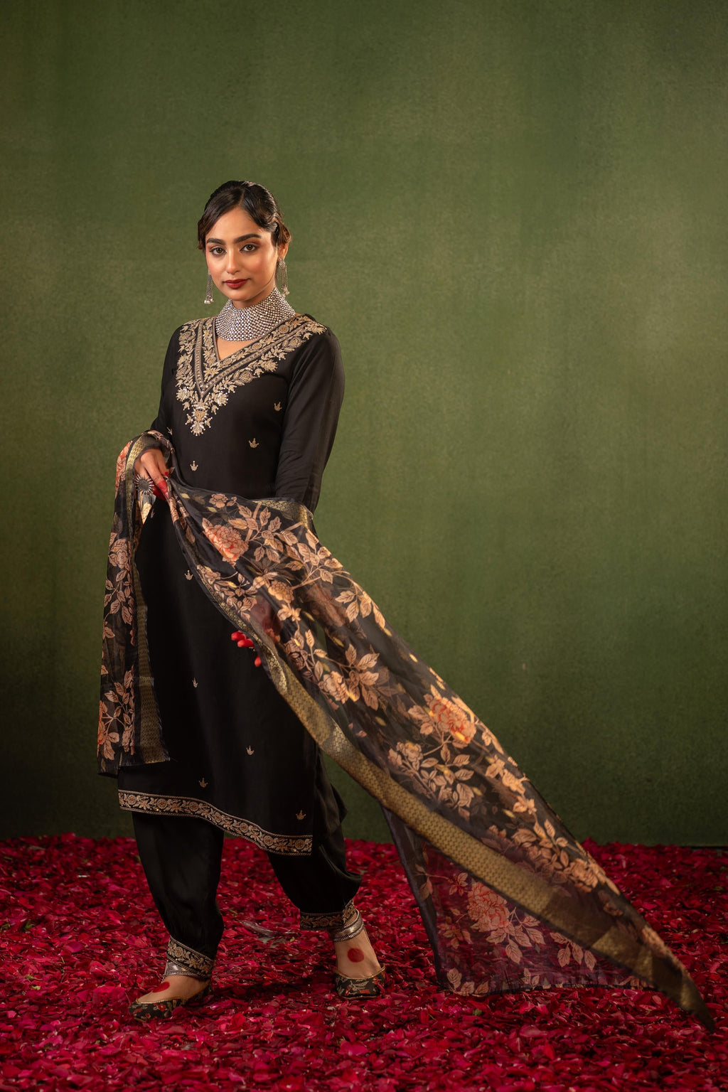 Juniper Black Heritage Embroidered Kurta Set | Grocsy