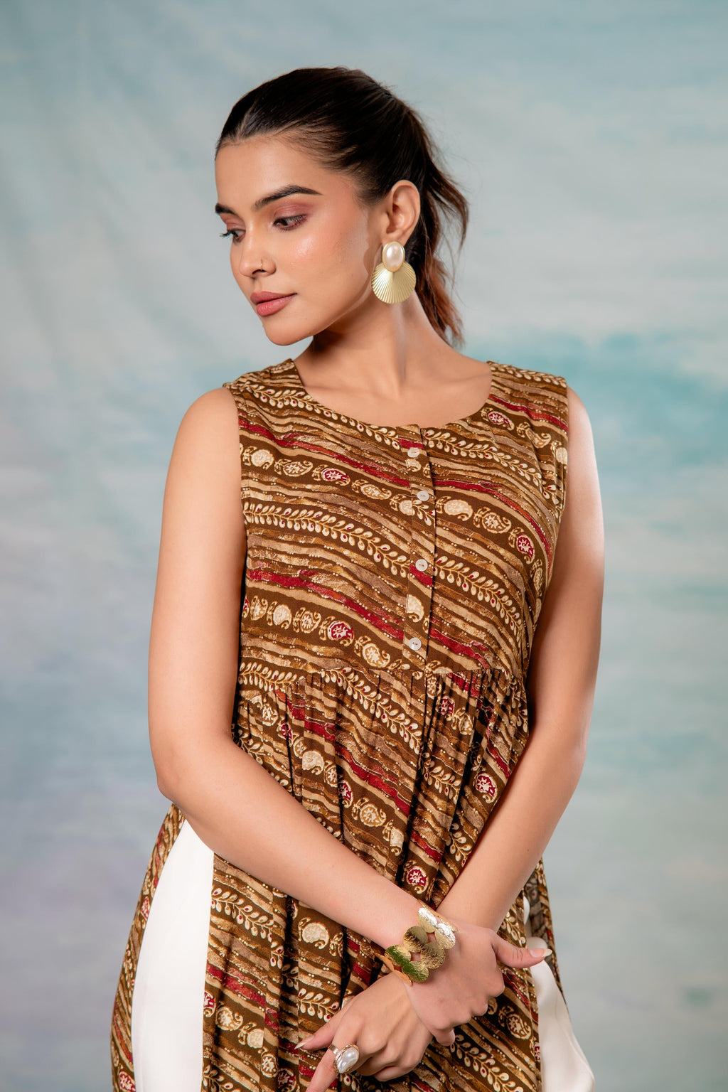 Juniper Women'S Brown Ethnic Motif Printed Sleeveless Kurta | Grocsy