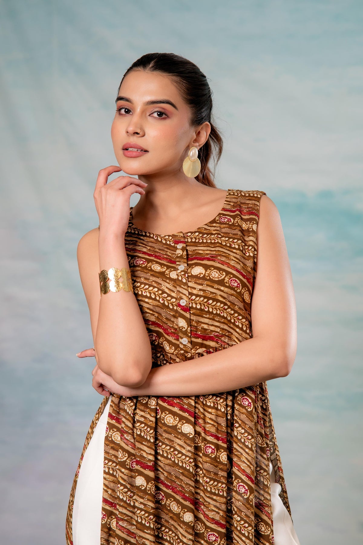Juniper Women'S Brown Ethnic Motif Printed Sleeveless Kurta | Grocsy