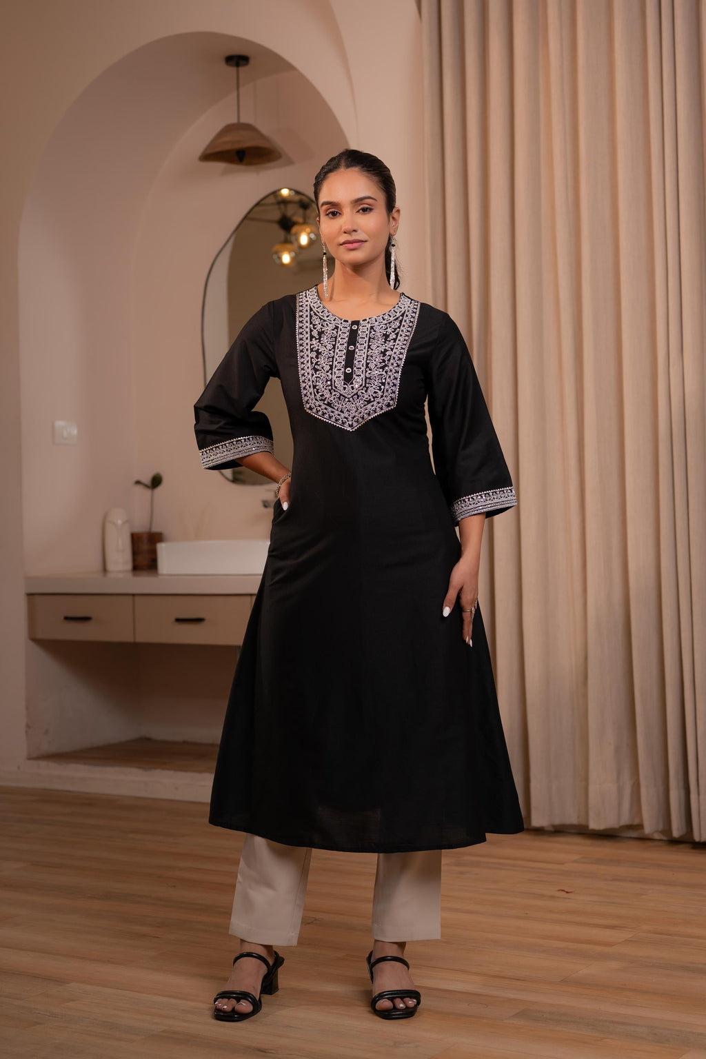 Juniper Black Noir Kashida Kurta | Grocsy