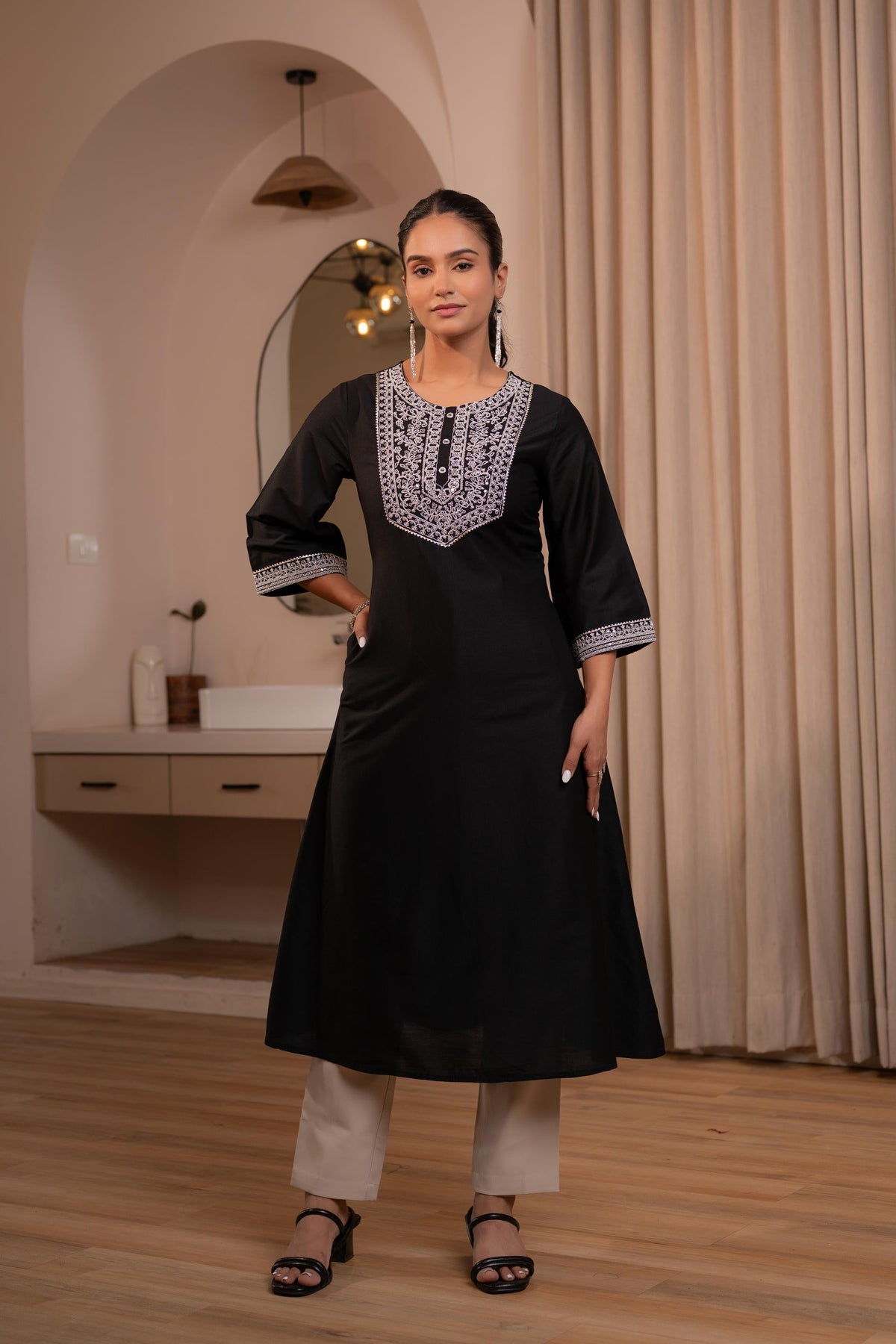 Juniper Black Noir Kashida Kurta | Grocsy