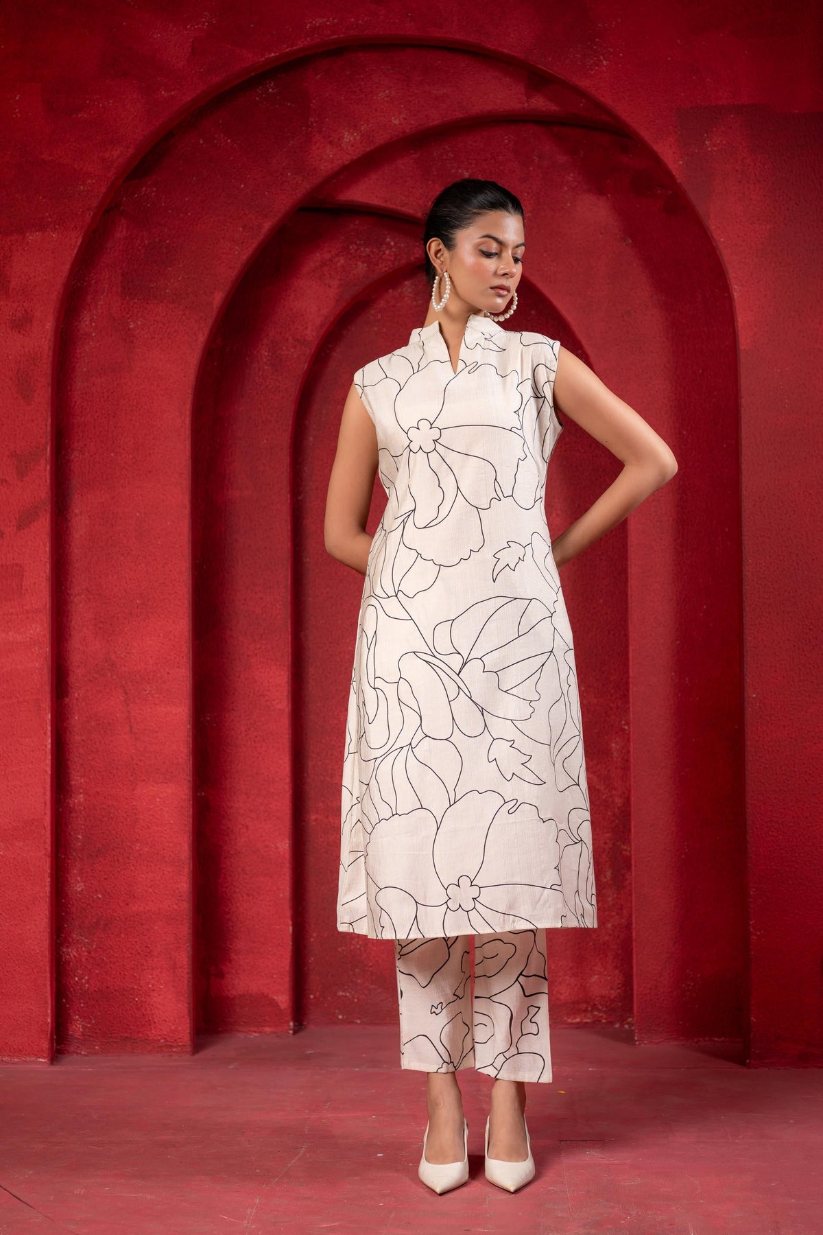 Juniper White & Black Floral Printed Sleeveless Straight Kurta Set | Grocsy