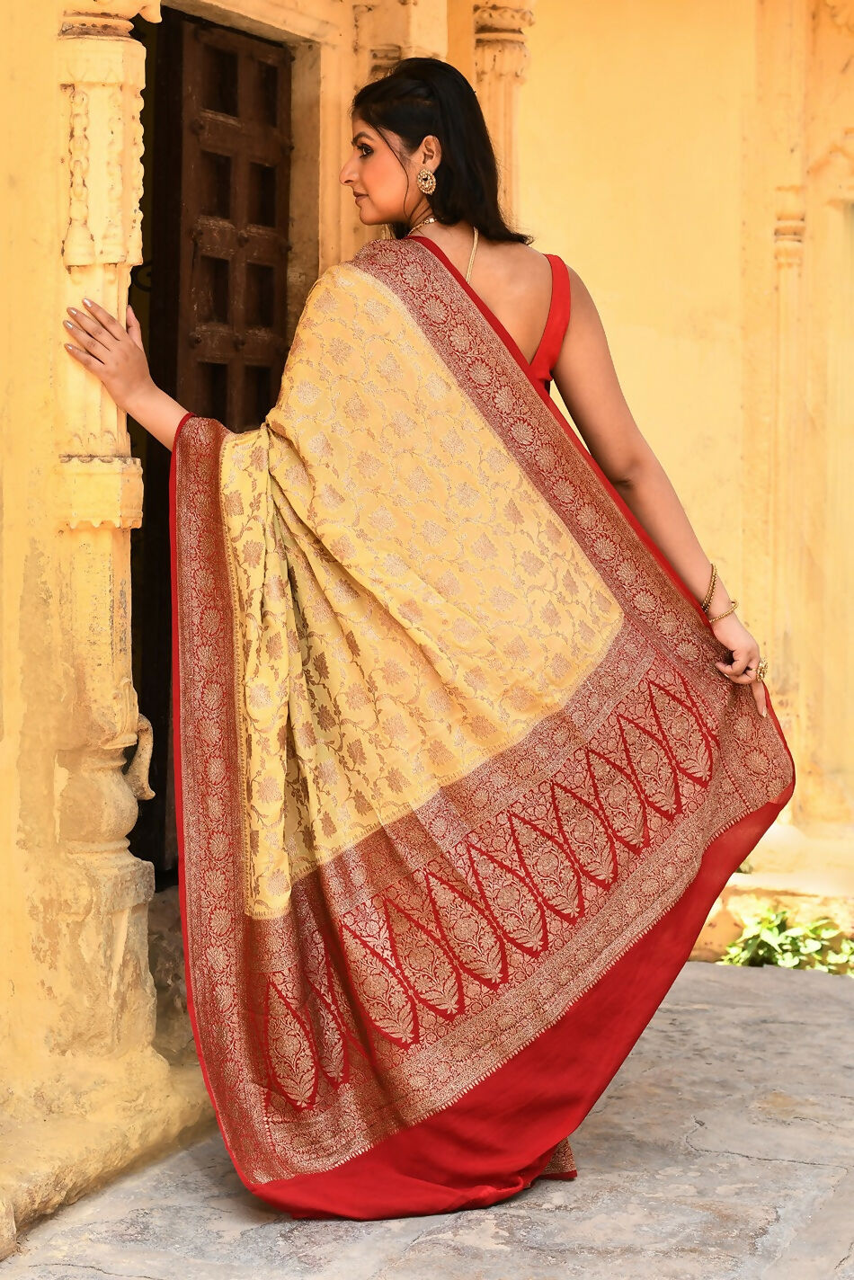 Joban Fashion Yellow Crepe Chiffon Pure Handloom Banarasi Silk Saree | Grocsy