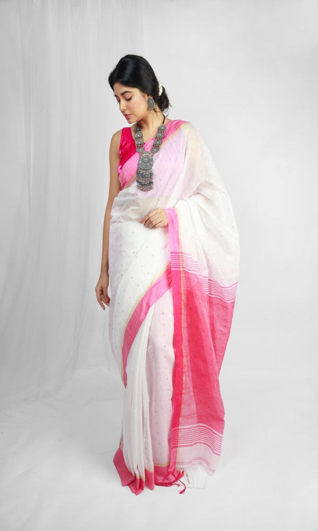 Piyari Fashion Handloom Cotton Blend White Sequin Saree | Grocsy