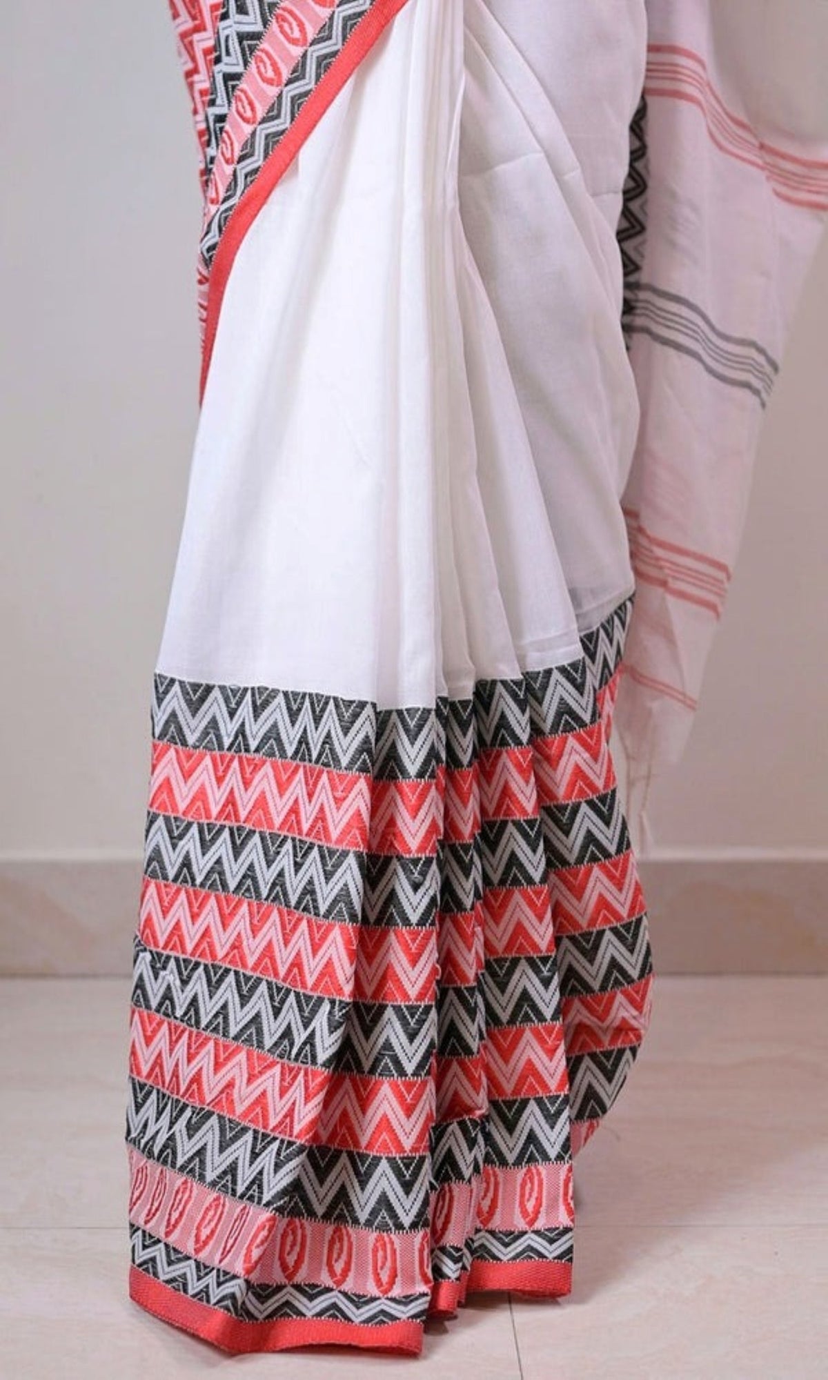 Piyari Fashion Handloom White Cotton Begampuri Saree | Grocsy