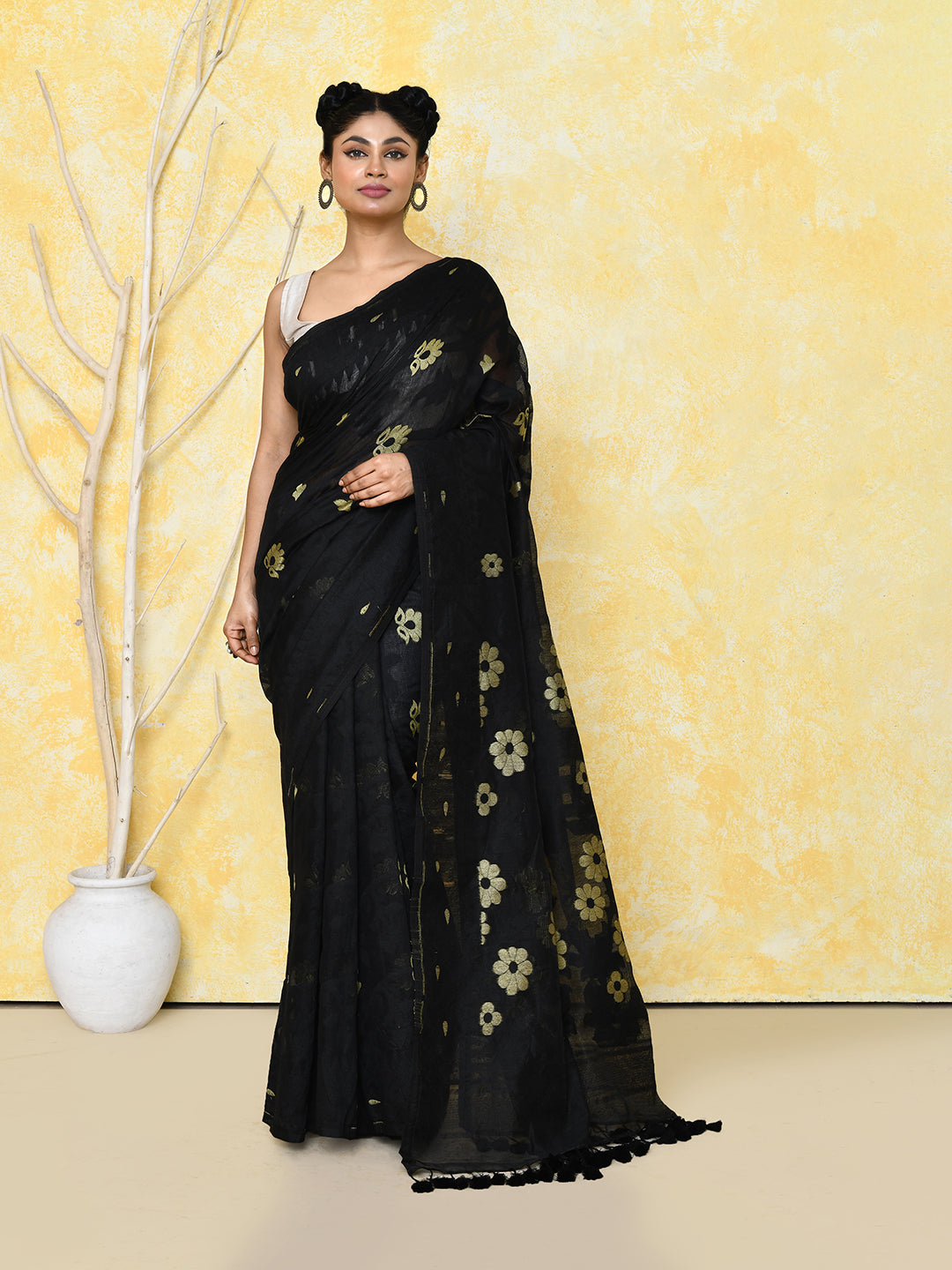 Piyari Fashion Women's Black Cotton Silk Jamdani Saree | Grocsy