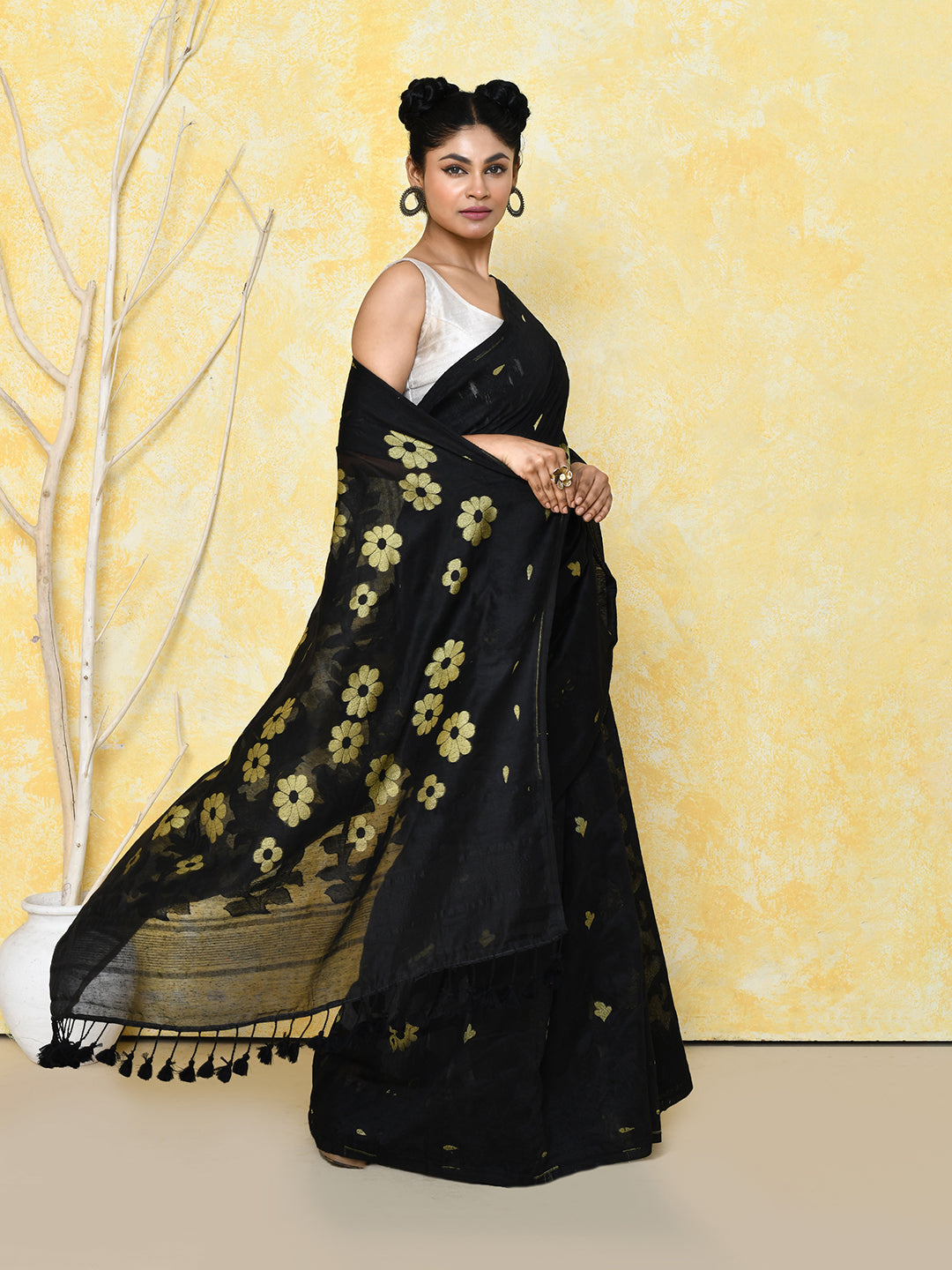 Piyari Fashion Women's Black Cotton Silk Jamdani Saree | Grocsy