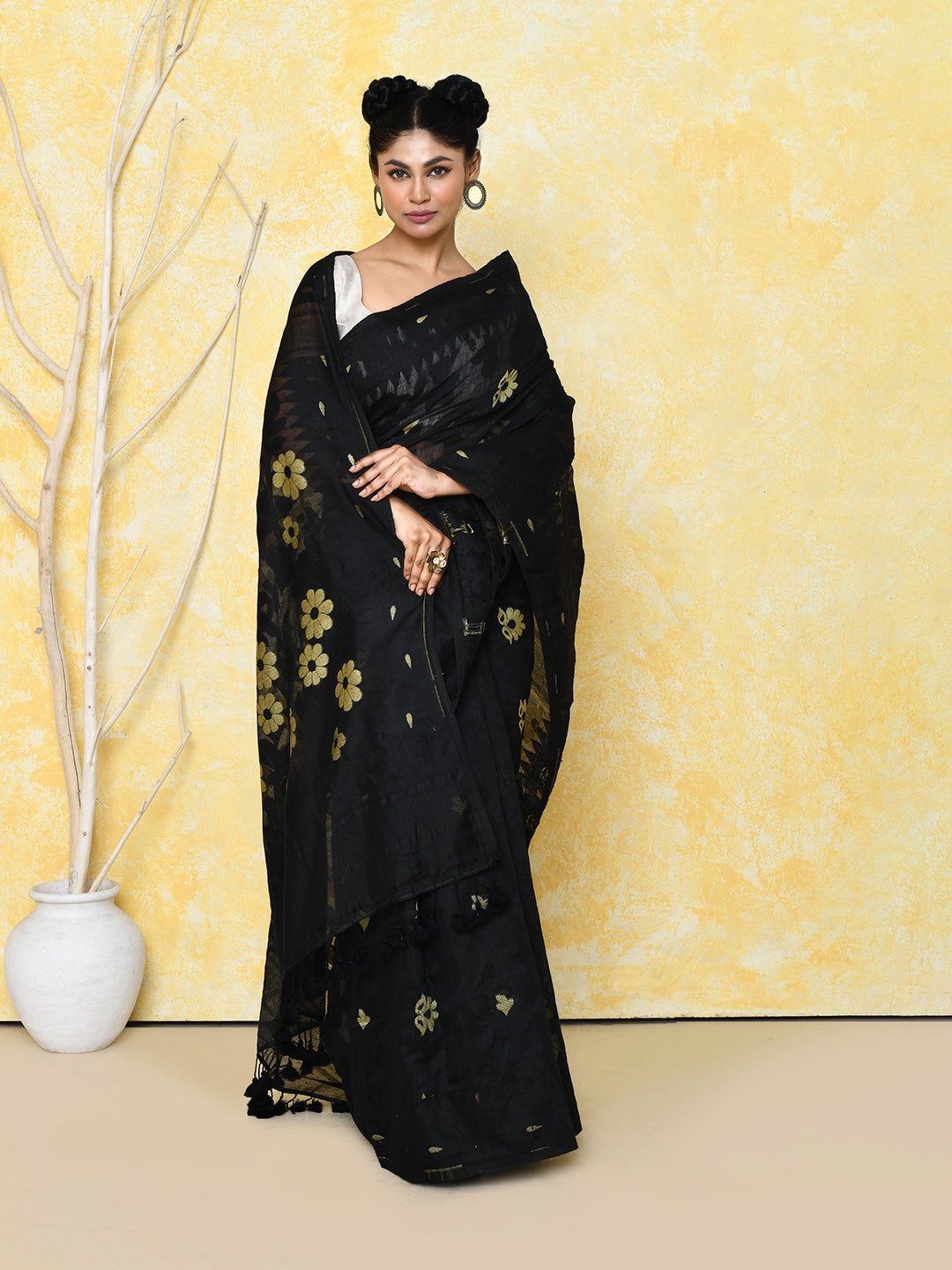 Piyari Fashion Women's Black Cotton Silk Jamdani Saree | Grocsy