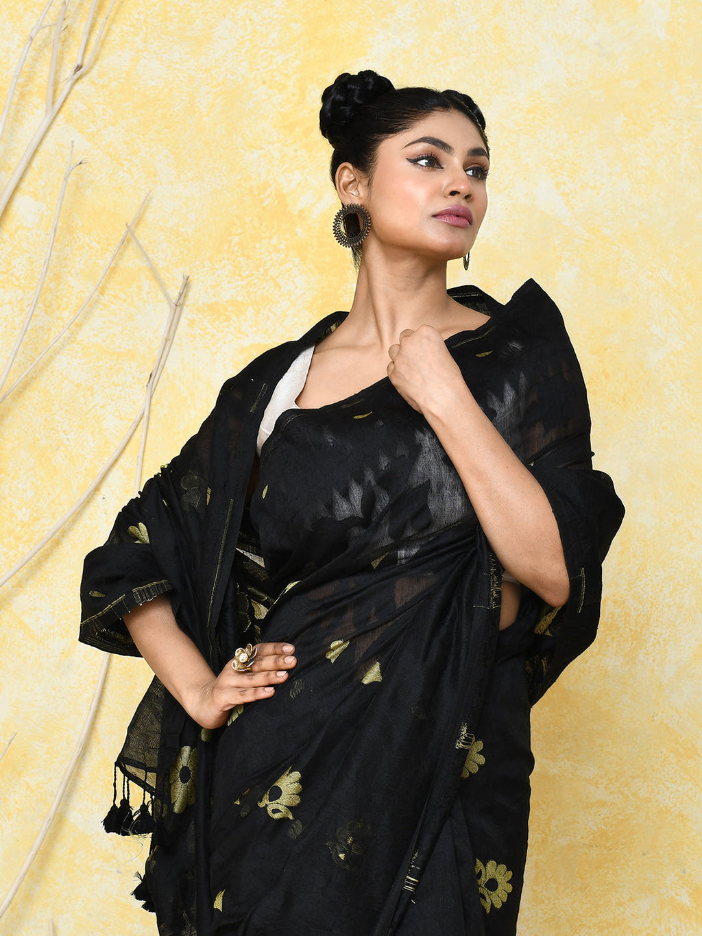 Piyari Fashion Women's Black Cotton Silk Jamdani Saree | Grocsy