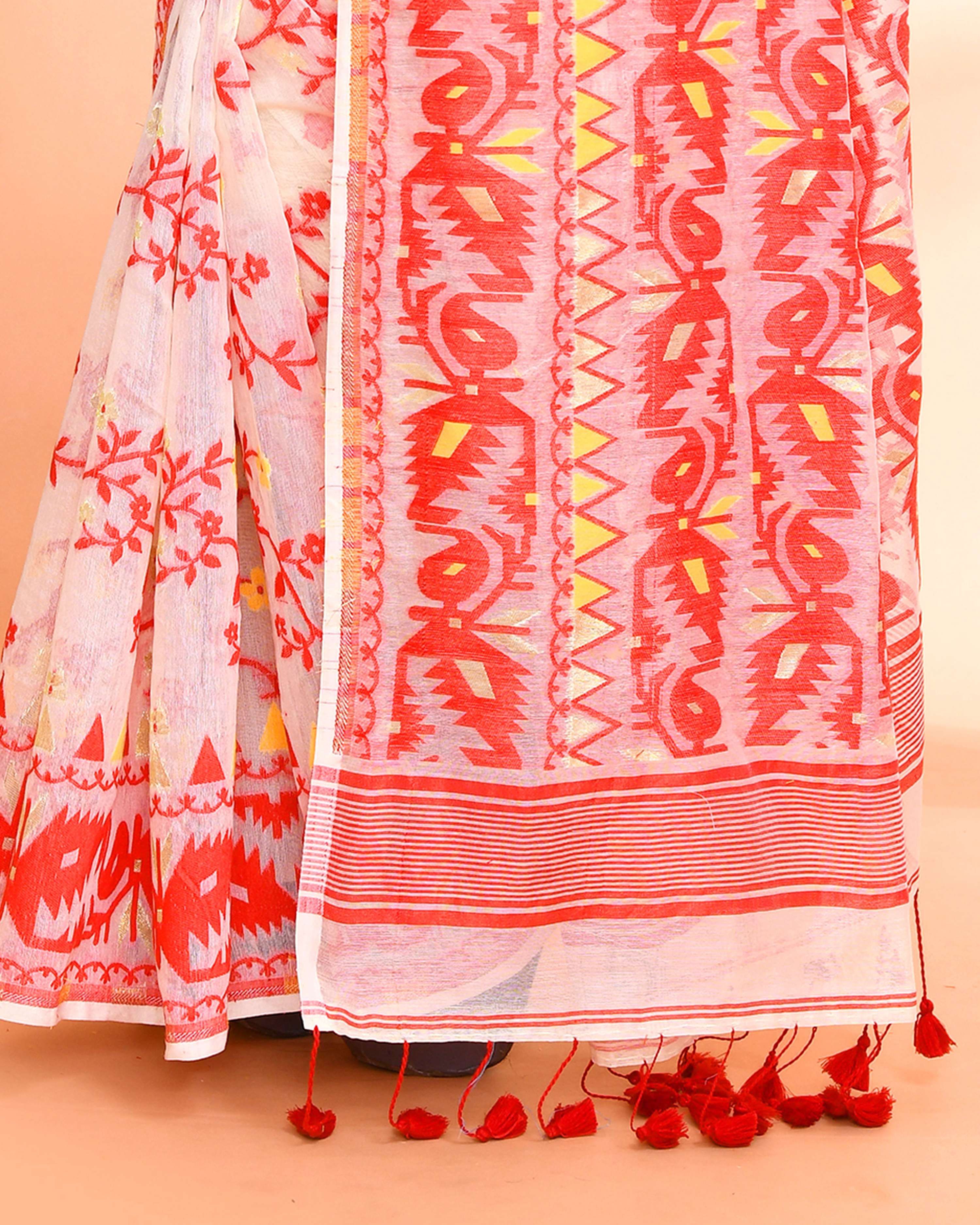 Piyari Fashion Women's Off White Red Cotton Silk Jamdani Saree | Grocsy