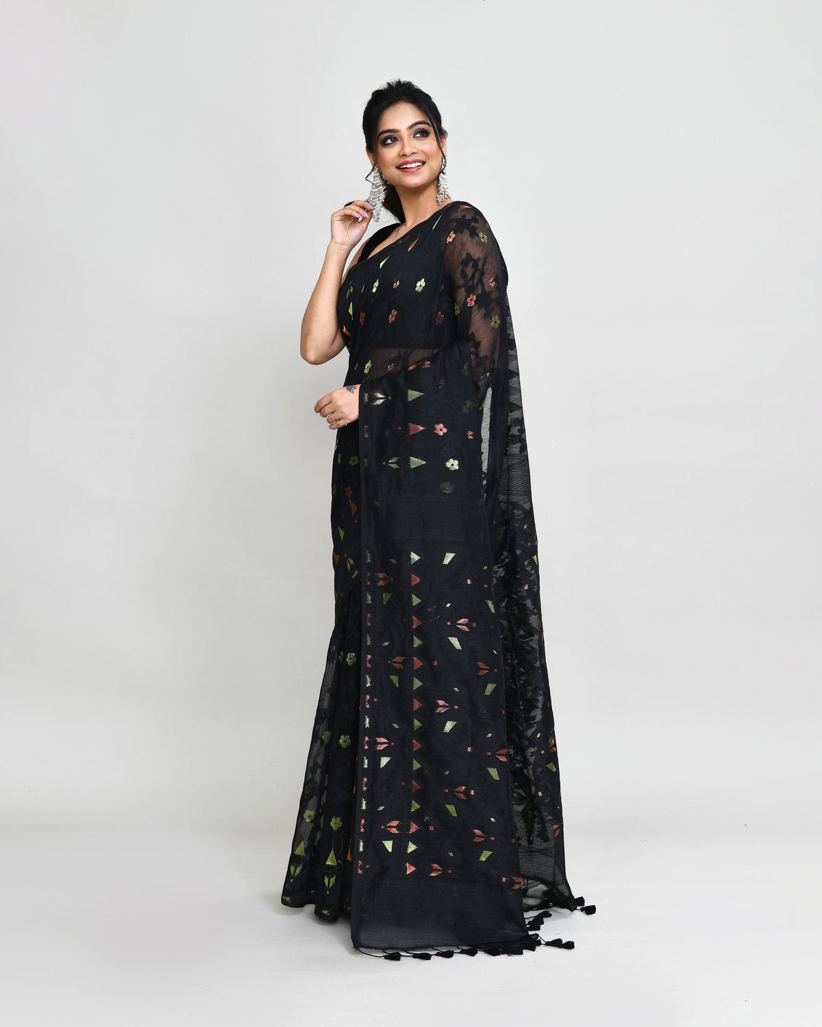 Piyari Fashion Women's Black Cotton Silk Jamdani Saree With Tassels | Grocsy