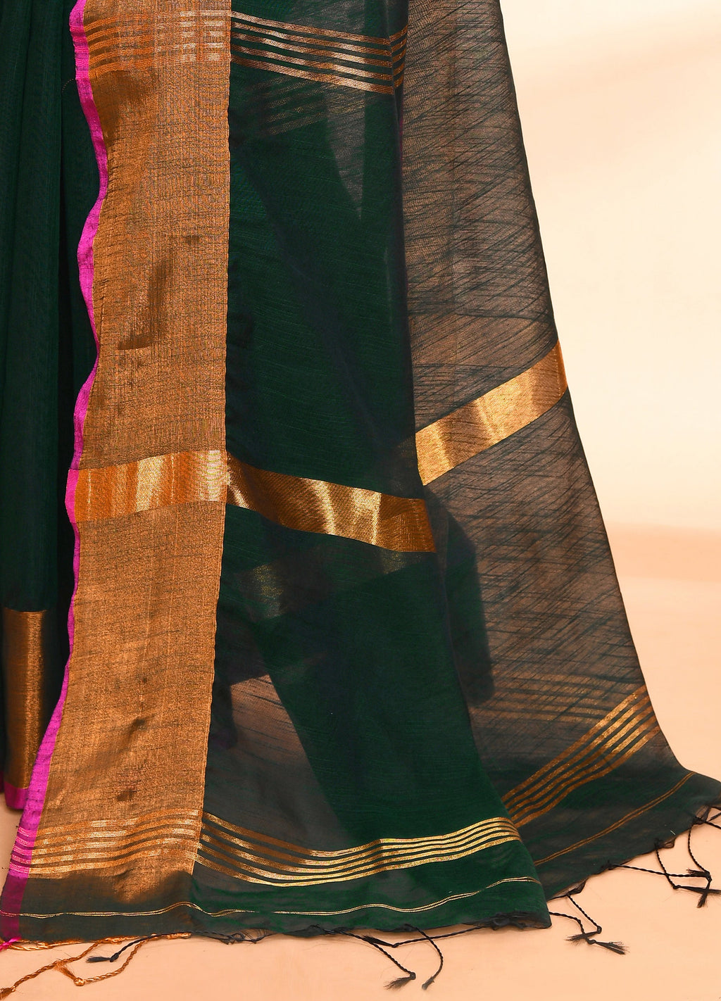 Piyari Fashion Women`s Cotton Blend Dark Green Handloom Saree With Blouse | Grocsy