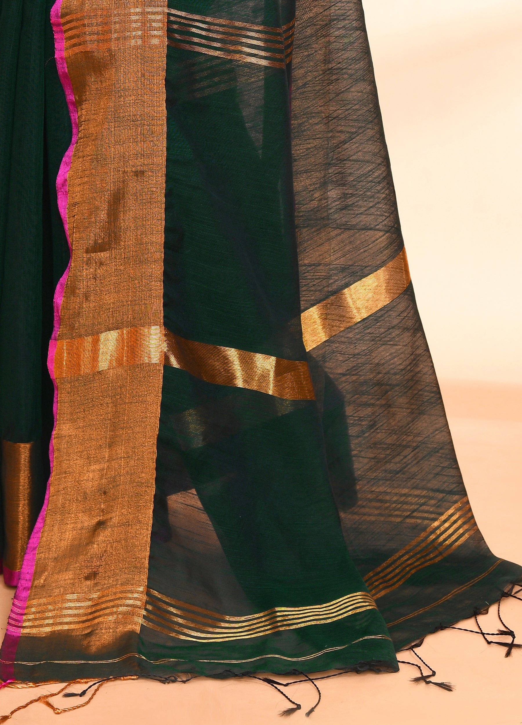 Piyari Fashion Women`s Cotton Blend Dark Green Handloom Saree With Blouse | Grocsy