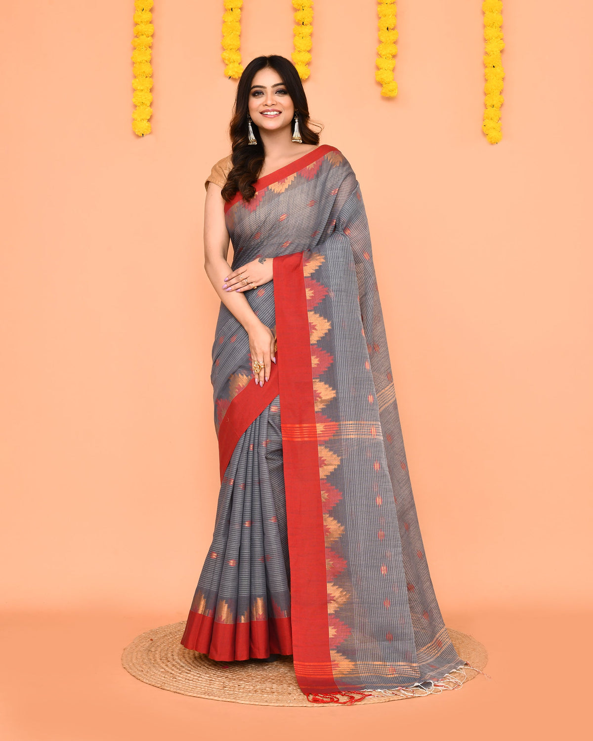 Piyari Fashion Women's Grey Cotton Blend Handloom Saree With Red Temple Border | Grocsy