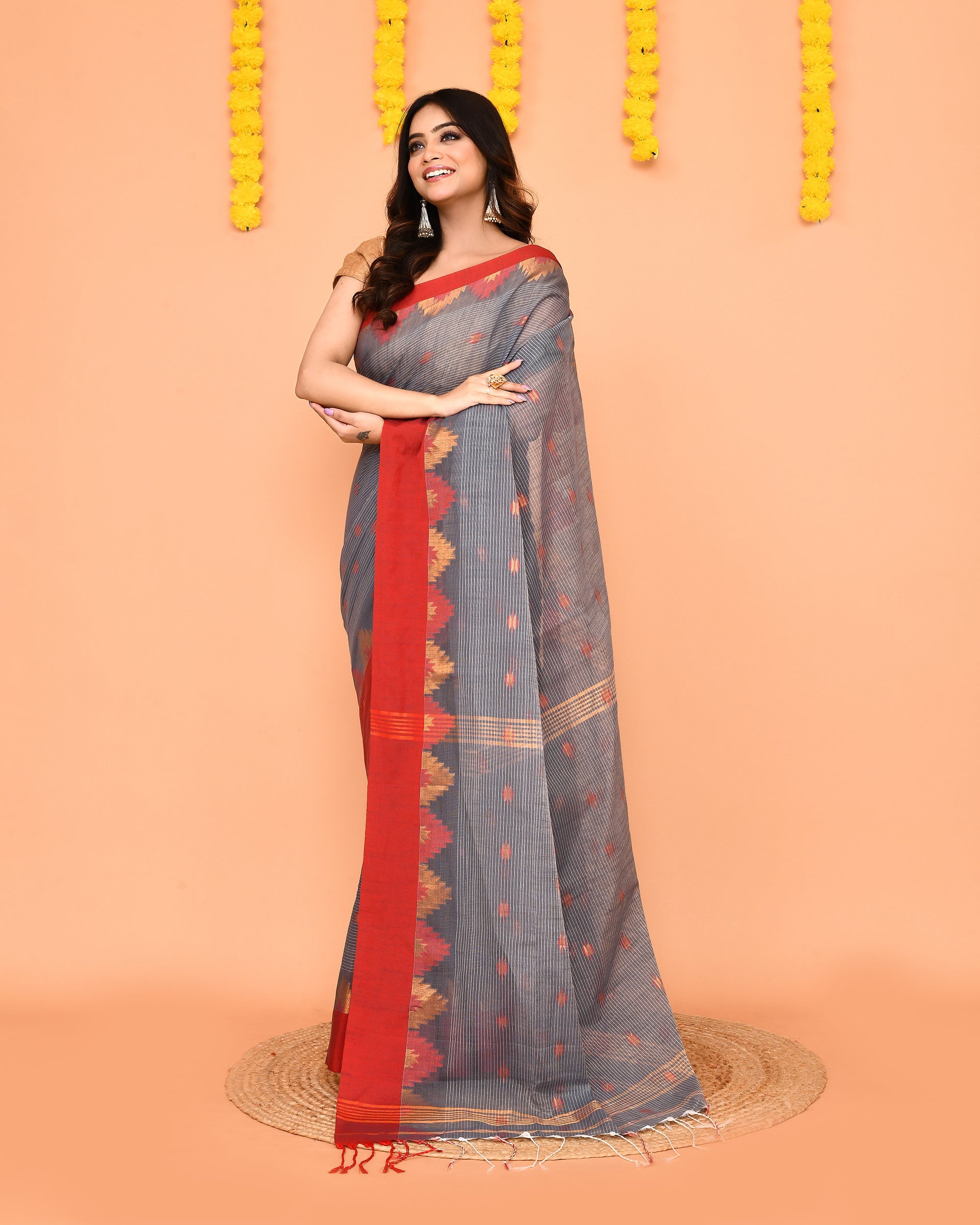 Piyari Fashion Women's Grey Cotton Blend Handloom Saree With Red Temple Border | Grocsy