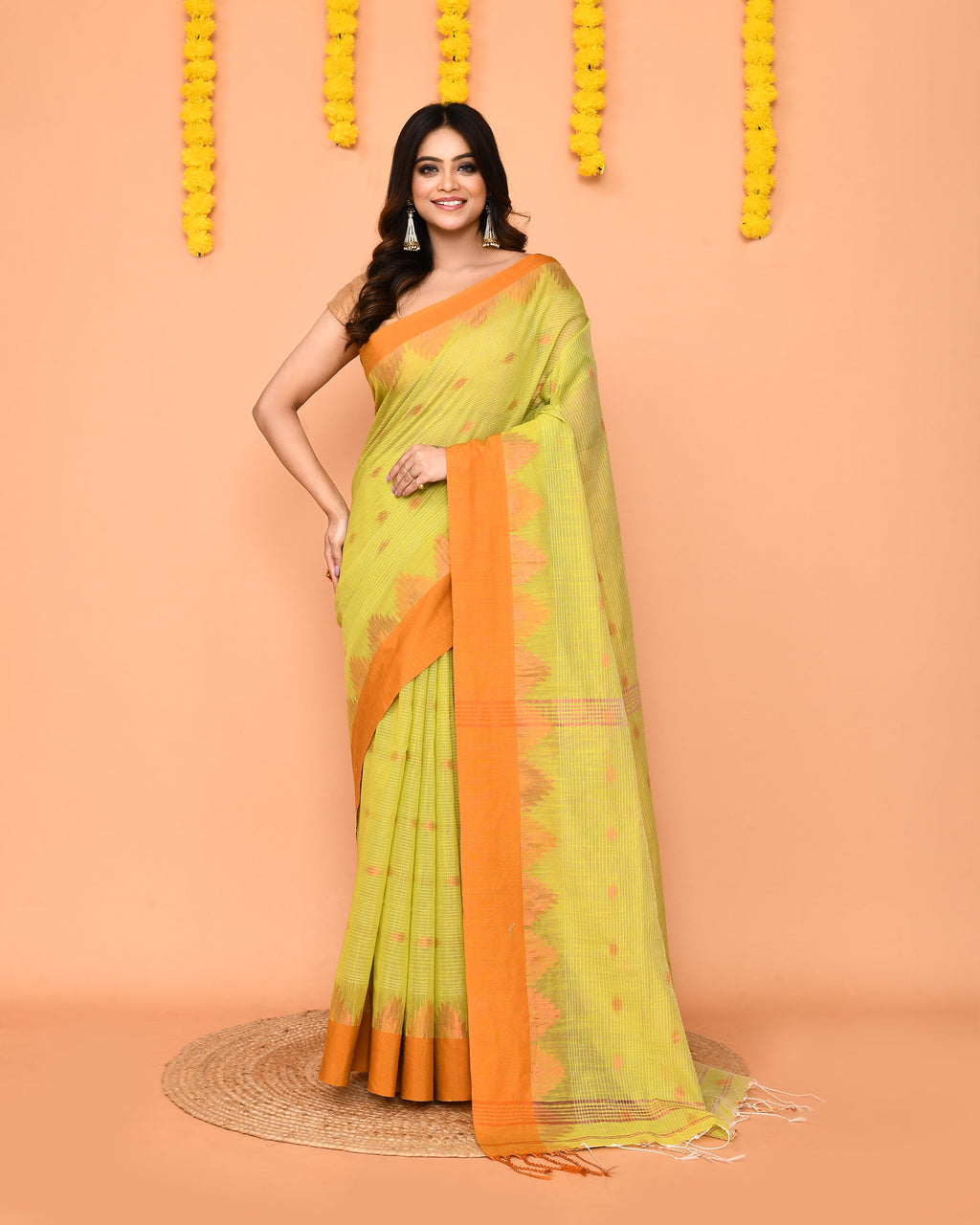 Piyari Fashion Women's Lime Yellow Cotton Blend Handloom Saree With Brown Temple Border | Grocsy