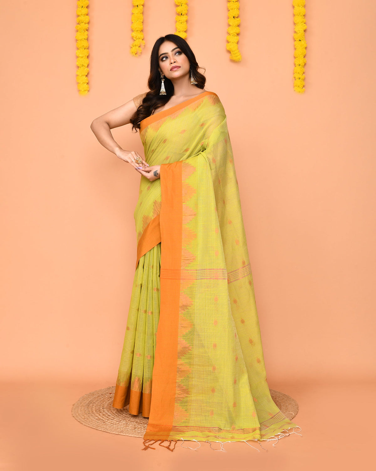 Piyari Fashion Women's Lime Yellow Cotton Blend Handloom Saree With Brown Temple Border | Grocsy