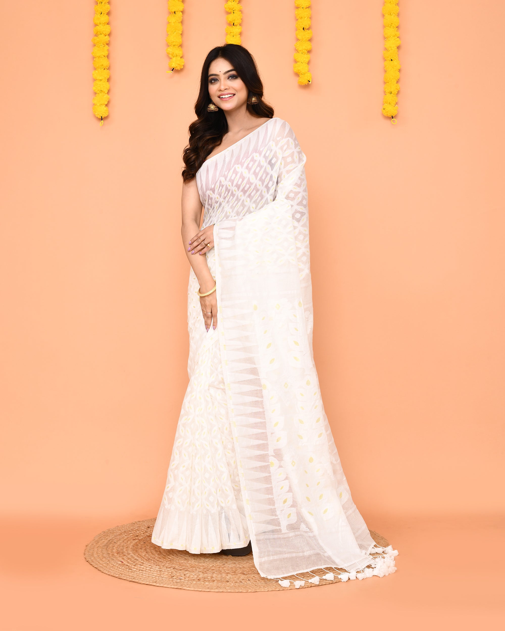 Piyari Fashion Women's White Cotton Blend Jamdani Saree With Tassels | Grocsy