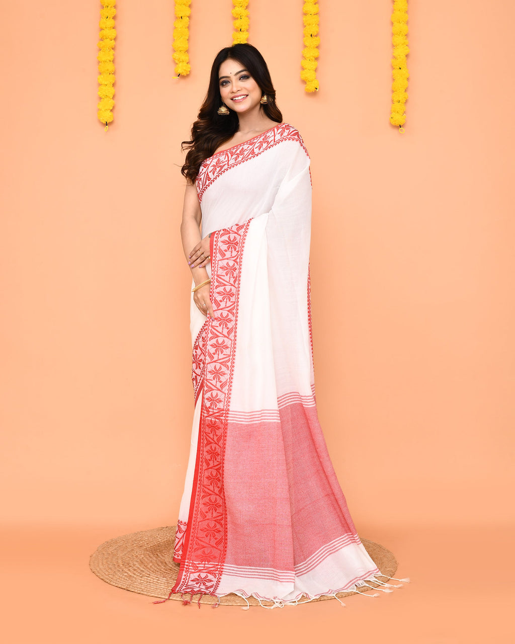 Piyari Fashion Women's White Cotton Handloom Saree | Grocsy