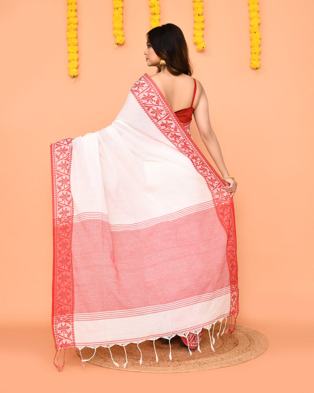 Piyari Fashion Women's White Cotton Handloom Saree | Grocsy