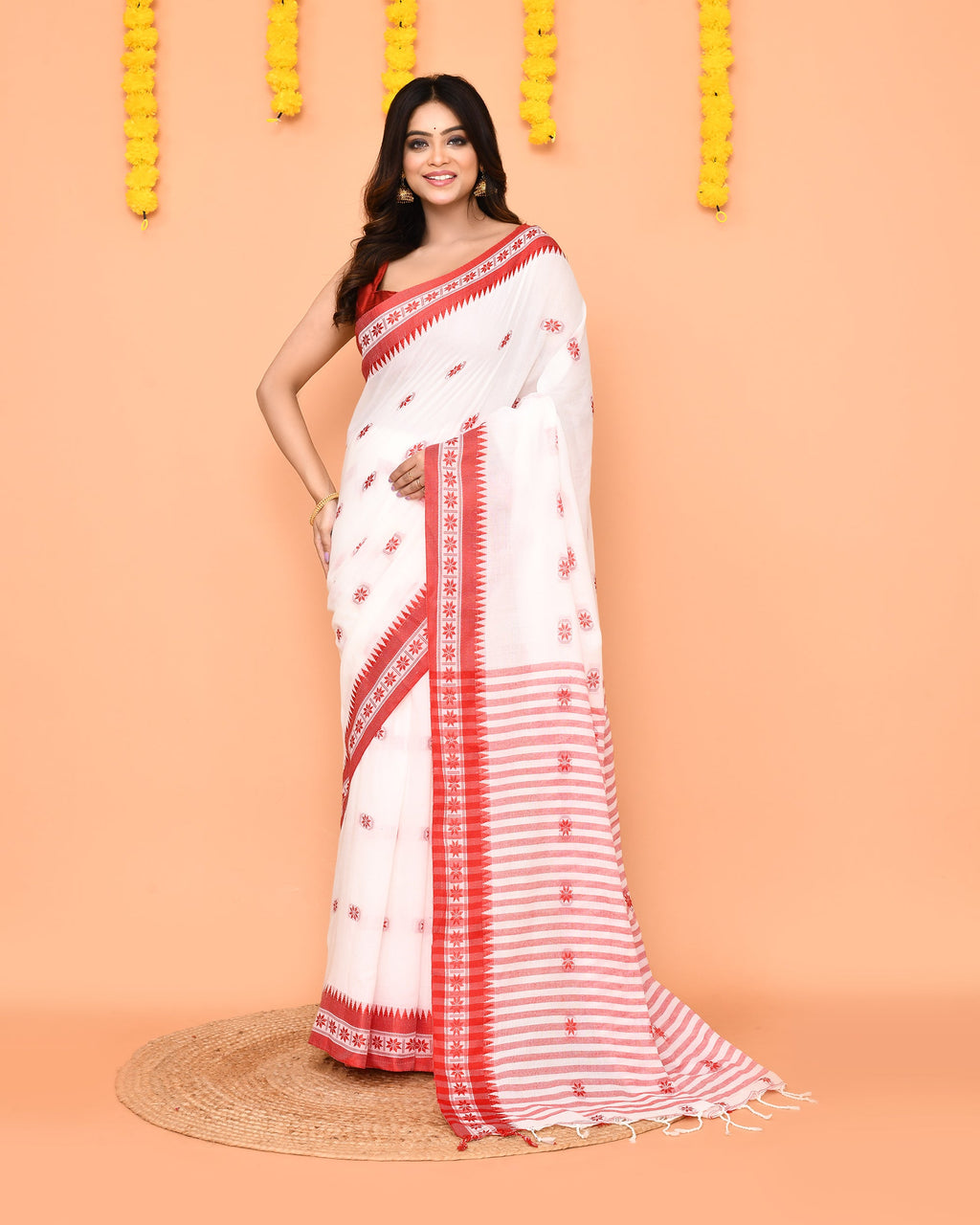 Piyari Fashion Women's White Cotton Handloom Saree | Grocsy