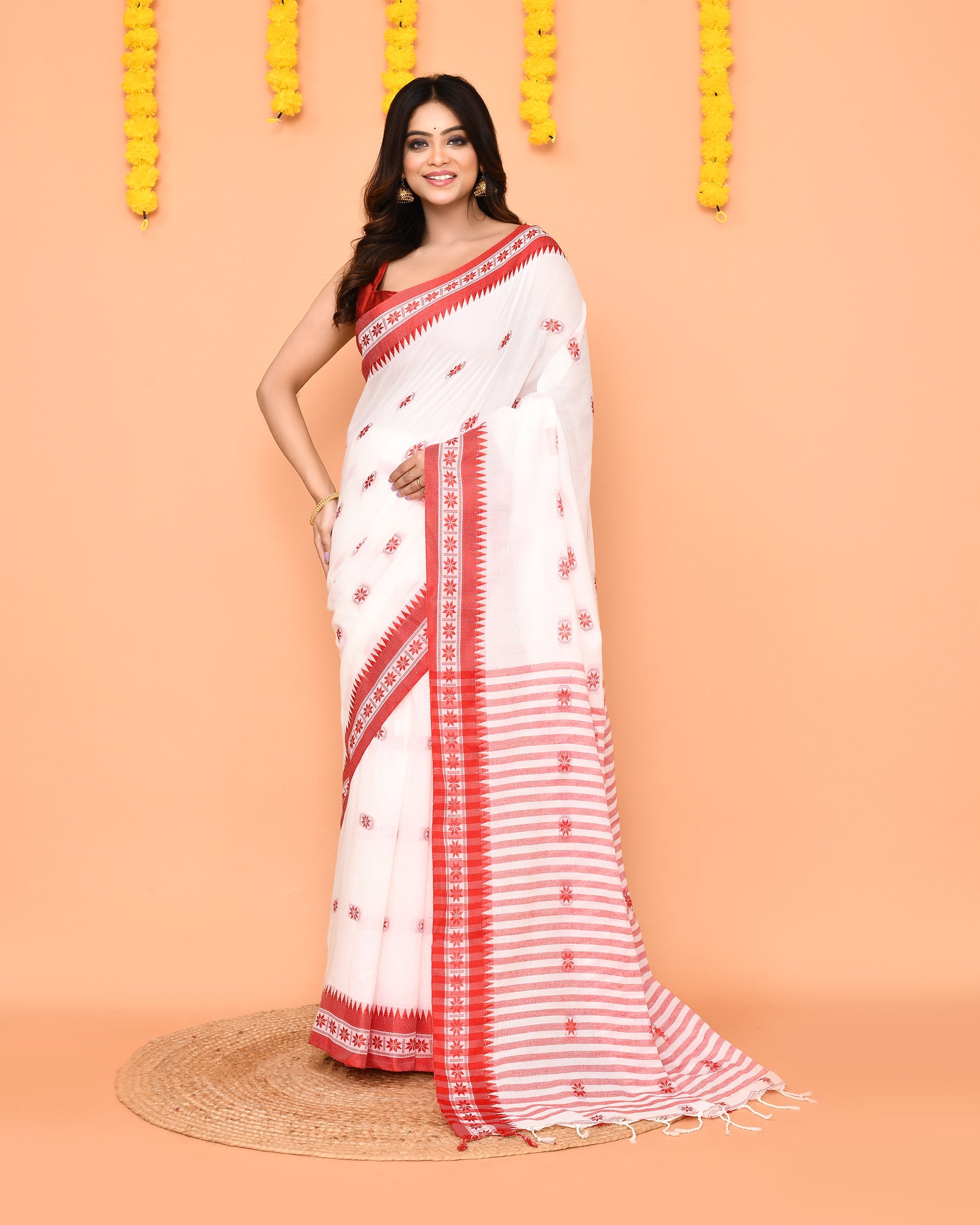 Piyari Fashion Women's White Cotton Handloom Saree | Grocsy