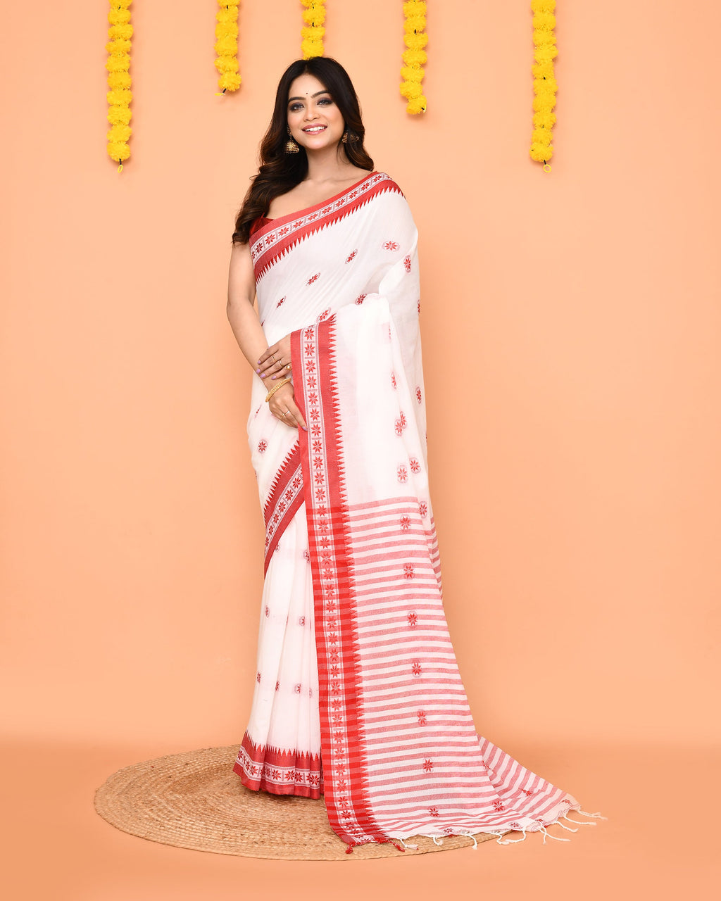 Piyari Fashion Women's White Cotton Handloom Saree | Grocsy