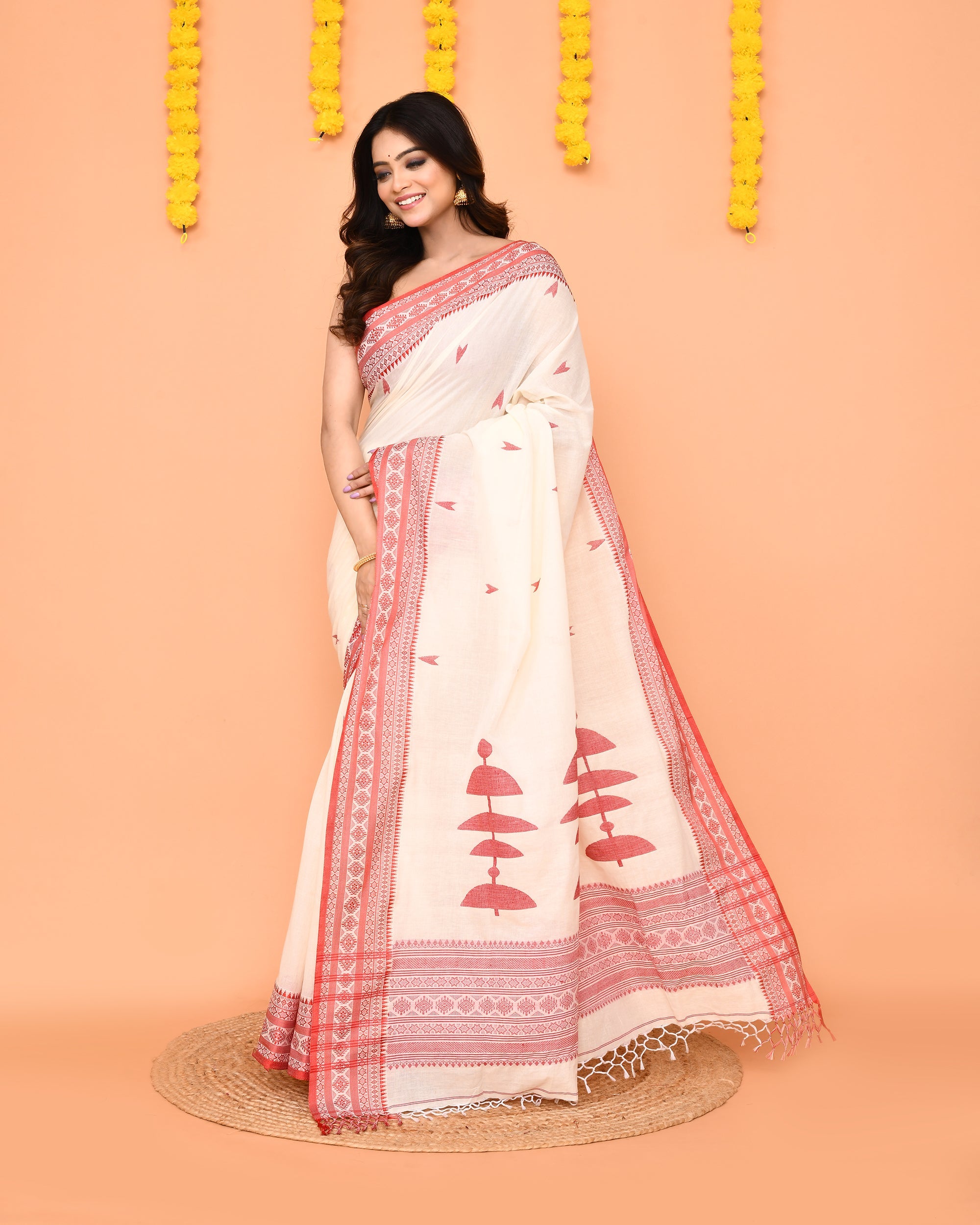 Piyari Fashion Women's White Cotton Handloom Jamdani Saree | Grocsy