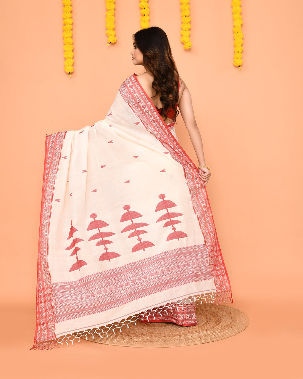 Piyari Fashion Women's White Cotton Handloom Jamdani Saree | Grocsy