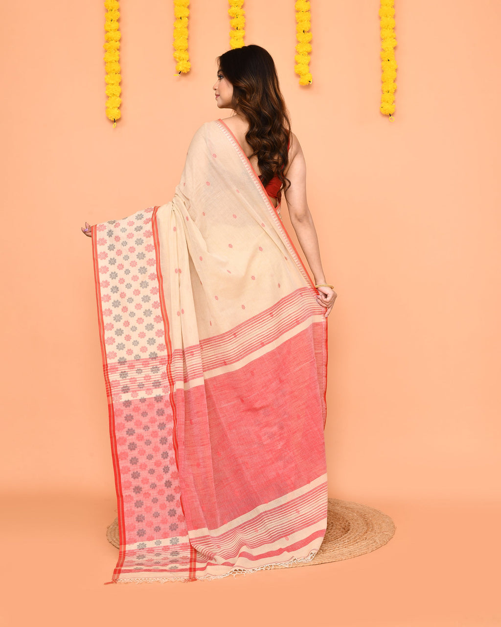 Piyari Fashion Women's Beige Cotton Handloom Saree With Tassels | Grocsy
