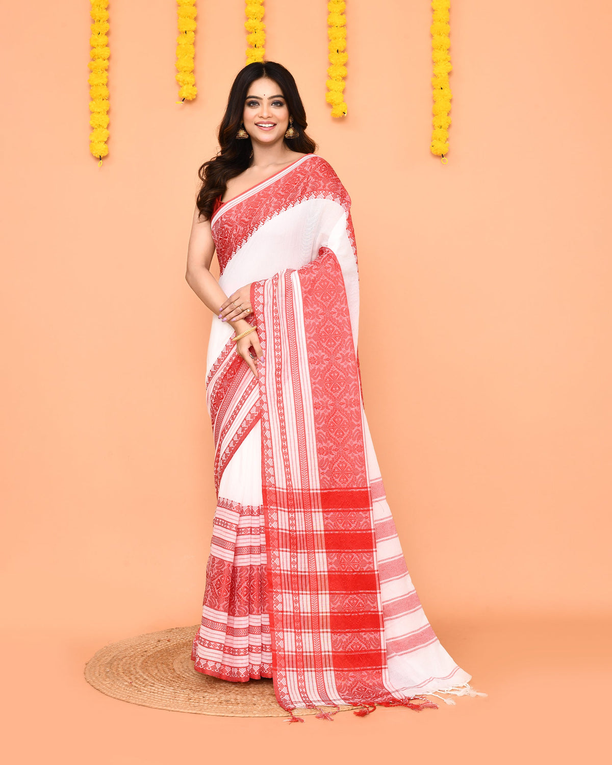 Piyari Fashion Women's White Cotton Handloom Saree | Grocsy