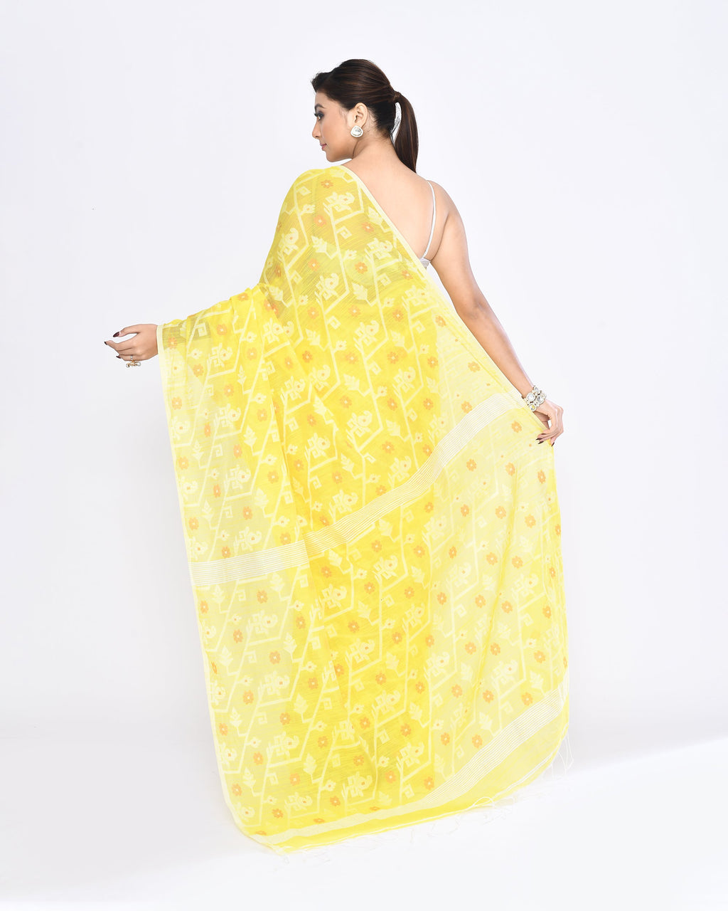Piyari Fashion Women's Yellow Embellished Cotton Blend Jamdani Saree | Grocsy