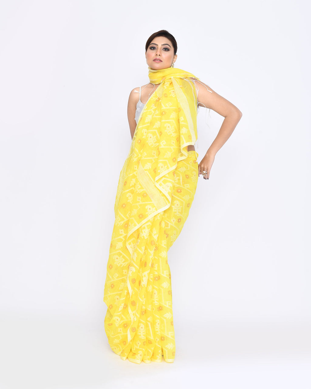 Piyari Fashion Women's Yellow Embellished Cotton Blend Jamdani Saree | Grocsy