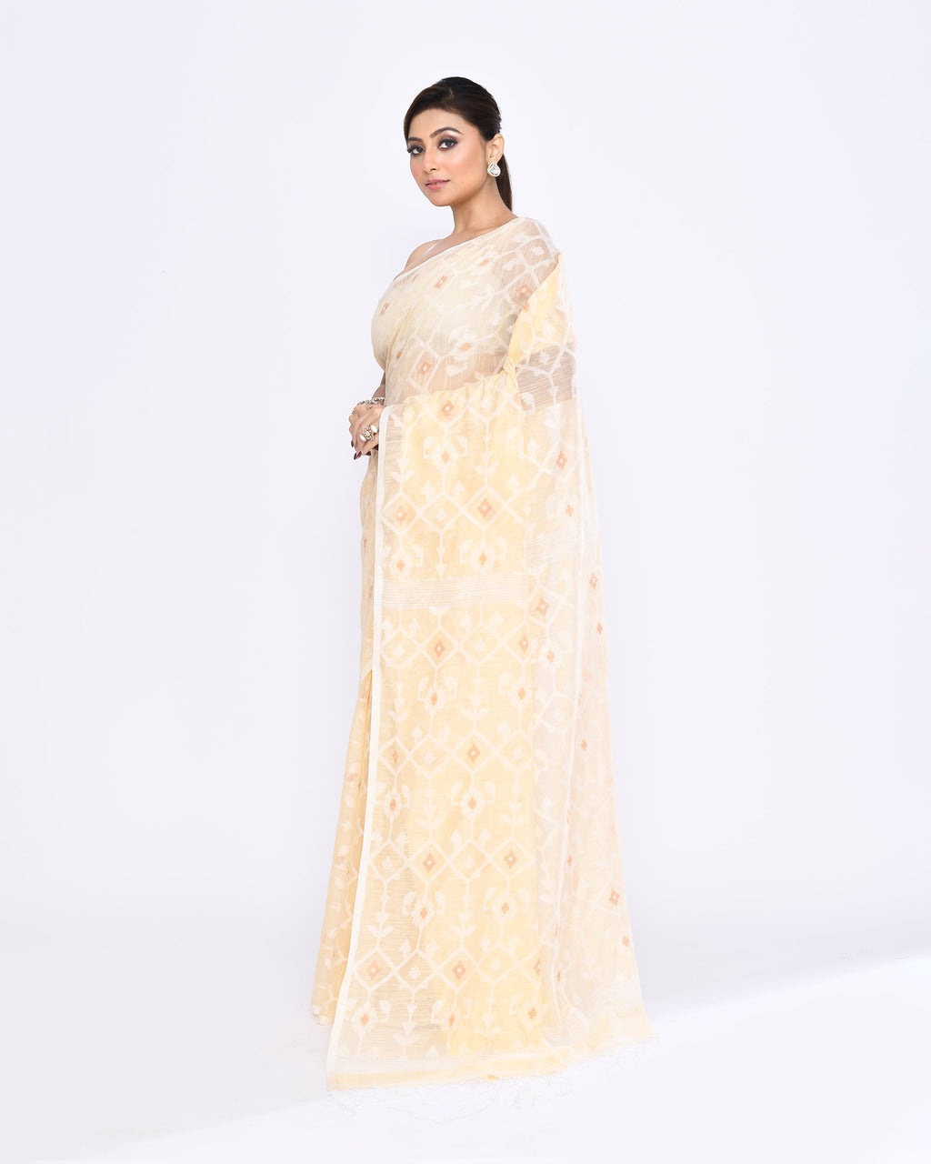Piyari Fashion Women's Cream Embellished Cotton Blend Jamdani Saree | Grocsy
