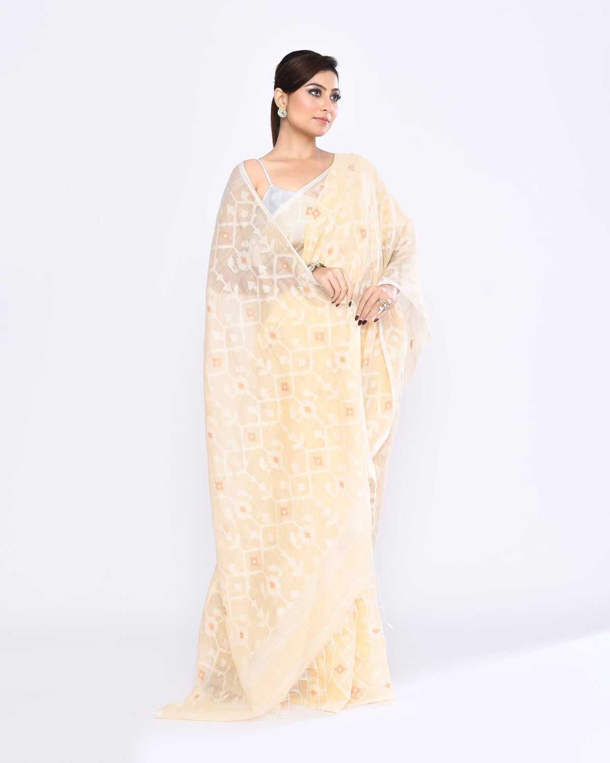 Piyari Fashion Women's Cream Embellished Cotton Blend Jamdani Saree | Grocsy